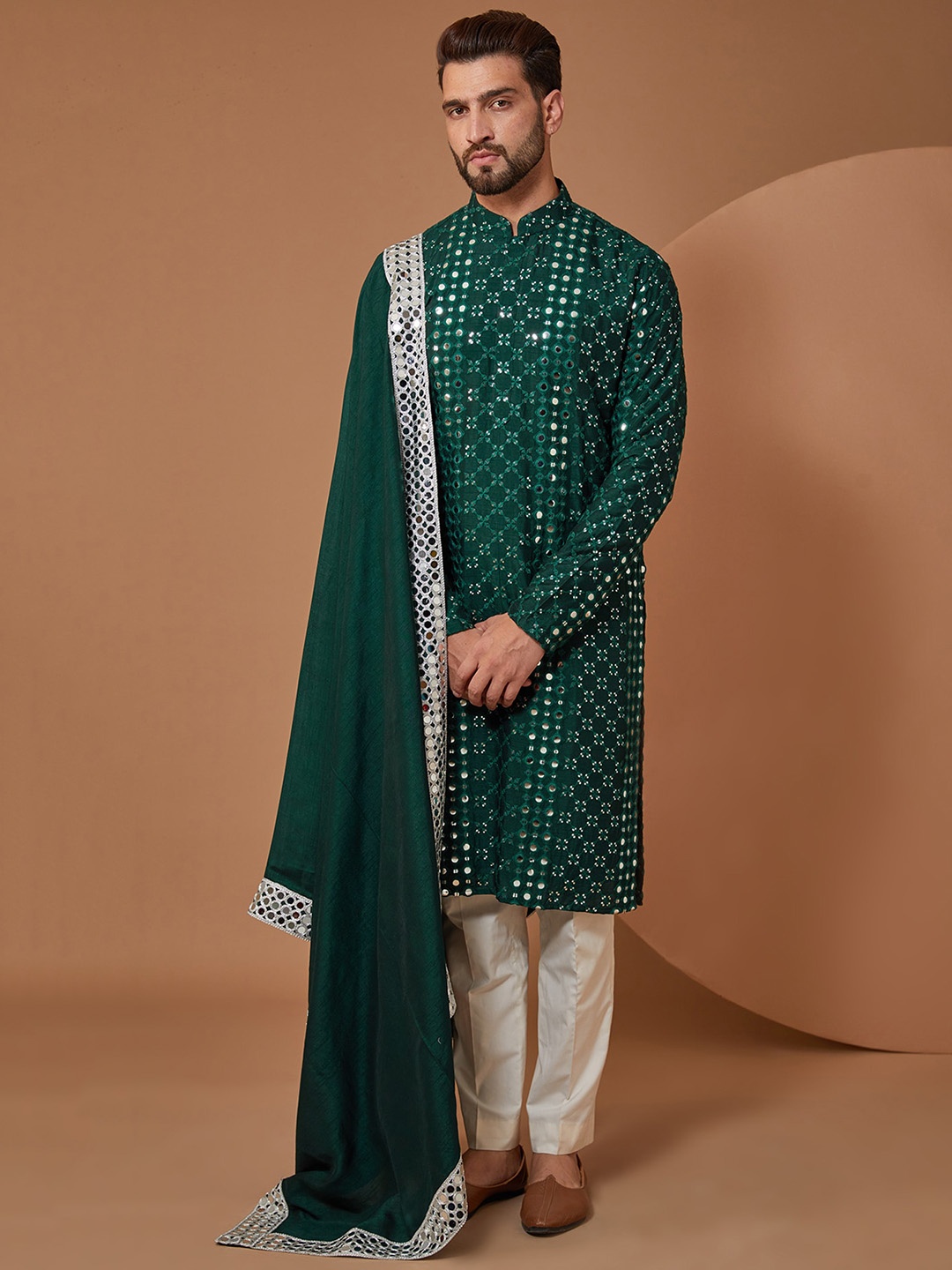 KASBAH CLOTHING NISHCHAIY SAJDEH Geometric Embroidered Silk Straight Kurta With Dupatta, Green
KASBAH CLOTHING NISHCHAIY SAJDEH Geometric Embroidered Silk Straight Kurta With Dupatta, Green