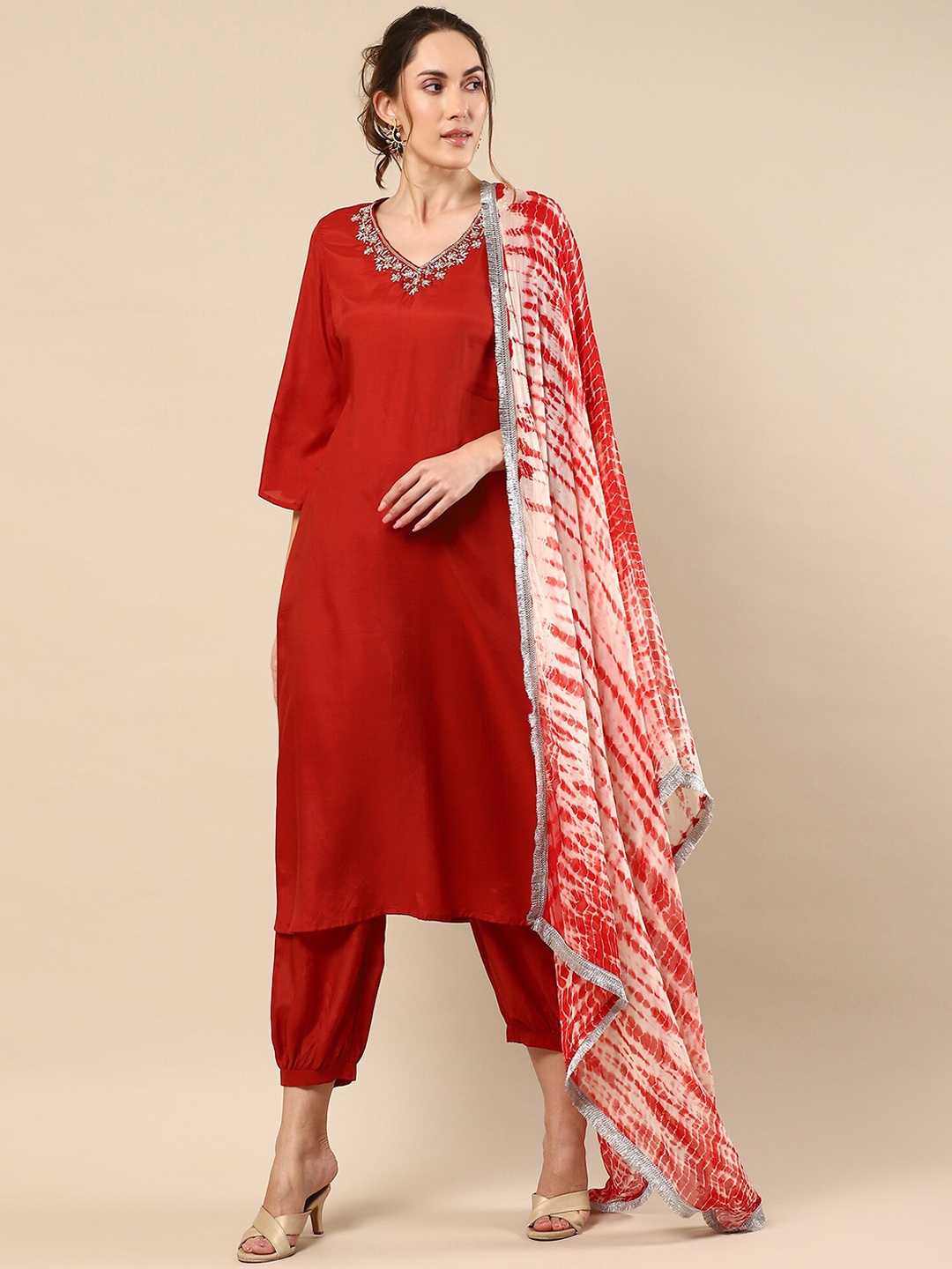 NH KAPDEWALA Floral Yoke Design V-Neck Thread Work A-Line Kurta & Salwar With Dupatta, Red
NH KAPDEWALA Floral Yoke Design V-Neck Thread Work A-Line Kurta & Salwar With Dupatta, Red
