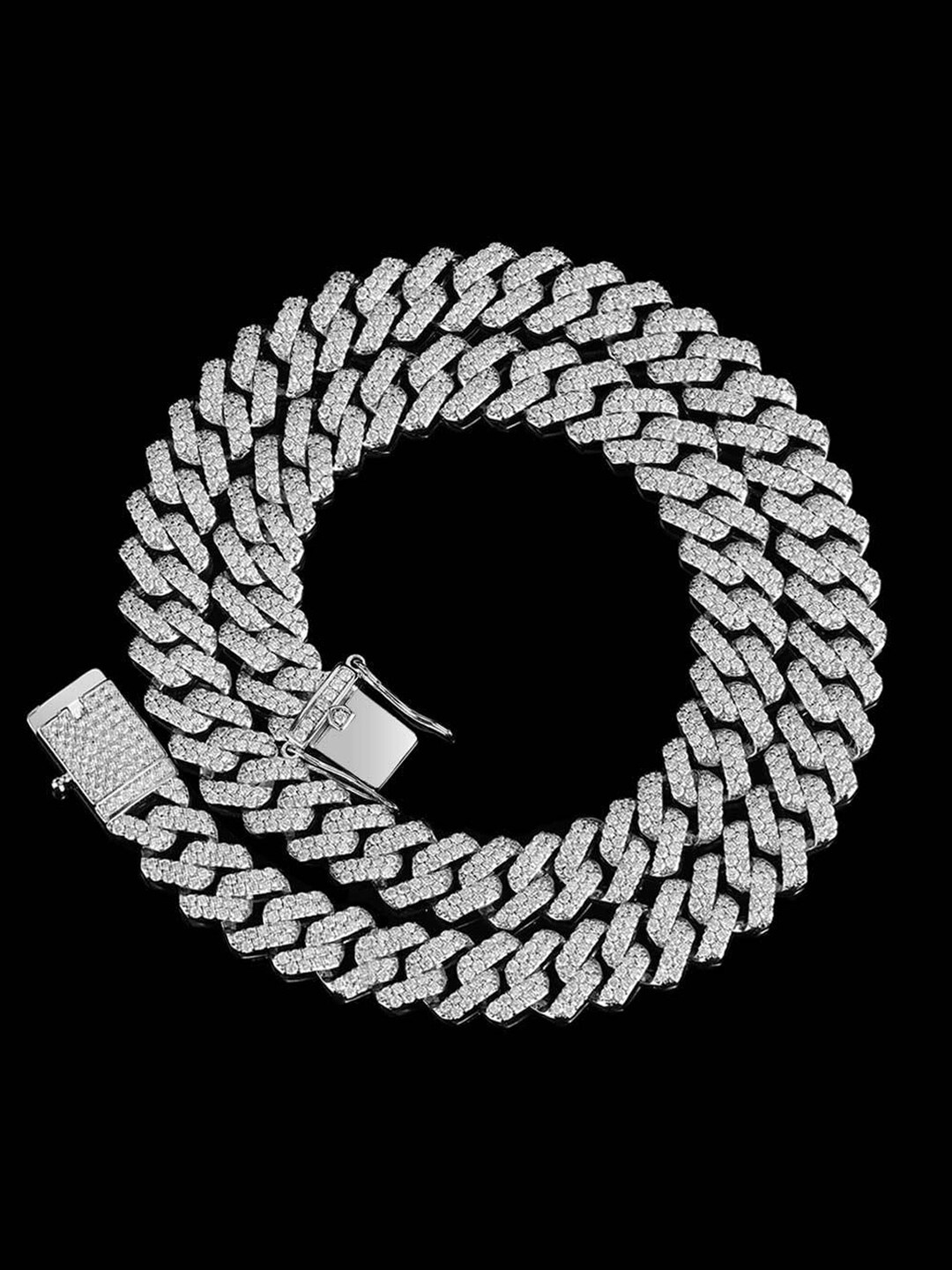 Designs & You Men Silver-Plated Cubic Zirconia Studded Stainless Steel Link Necklace
Designs & You Men Silver-Plated Cubic Zirconia Studded Stainless Steel Link Necklace