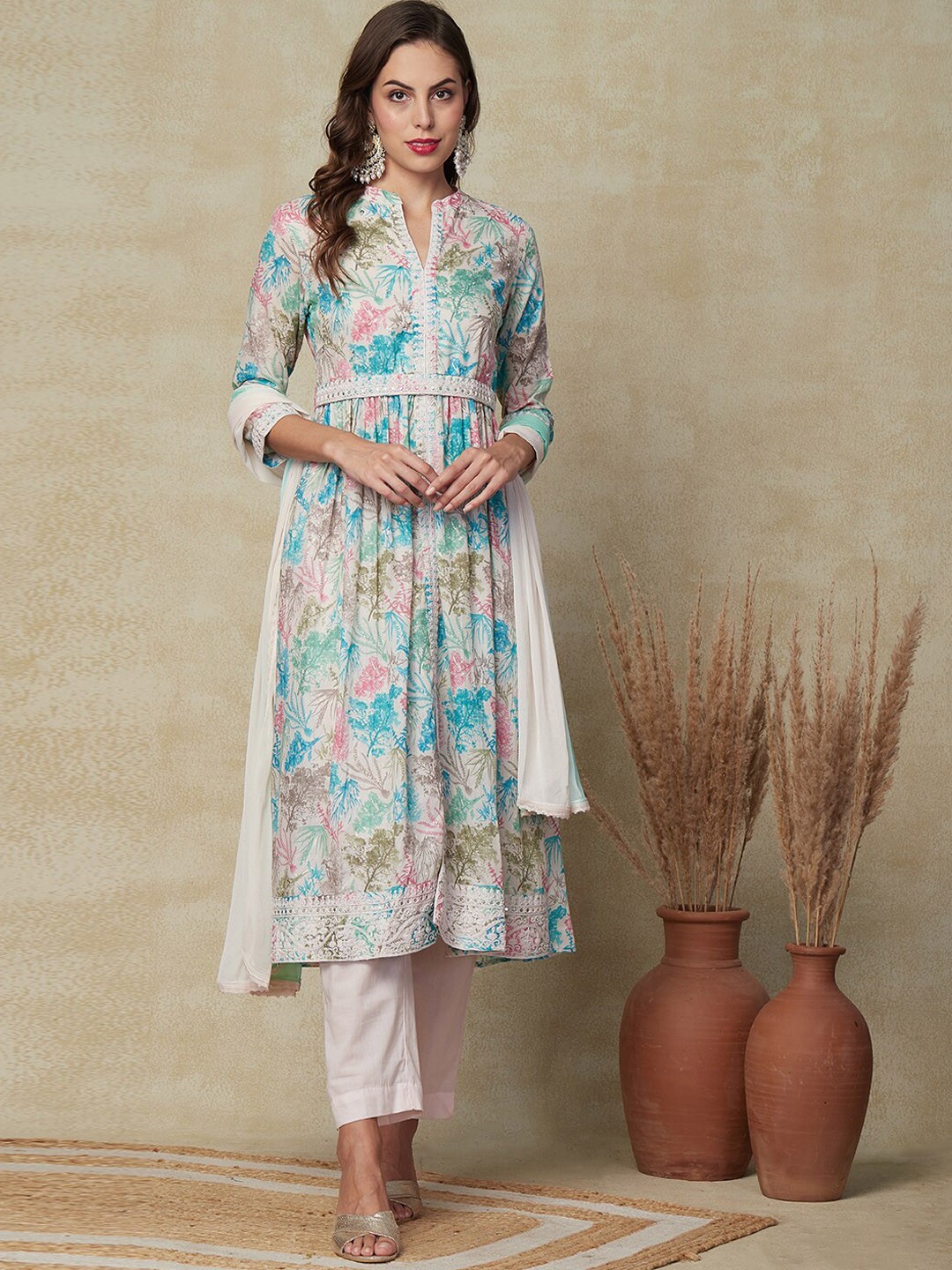 FASHOR White Floral Printed Mirror Work A-Line Pure Cotton Kurta with Trousers & Dupatta
FASHOR White Floral Printed Mirror Work A-Line Pure Cotton Kurta with Trousers & Dupatta