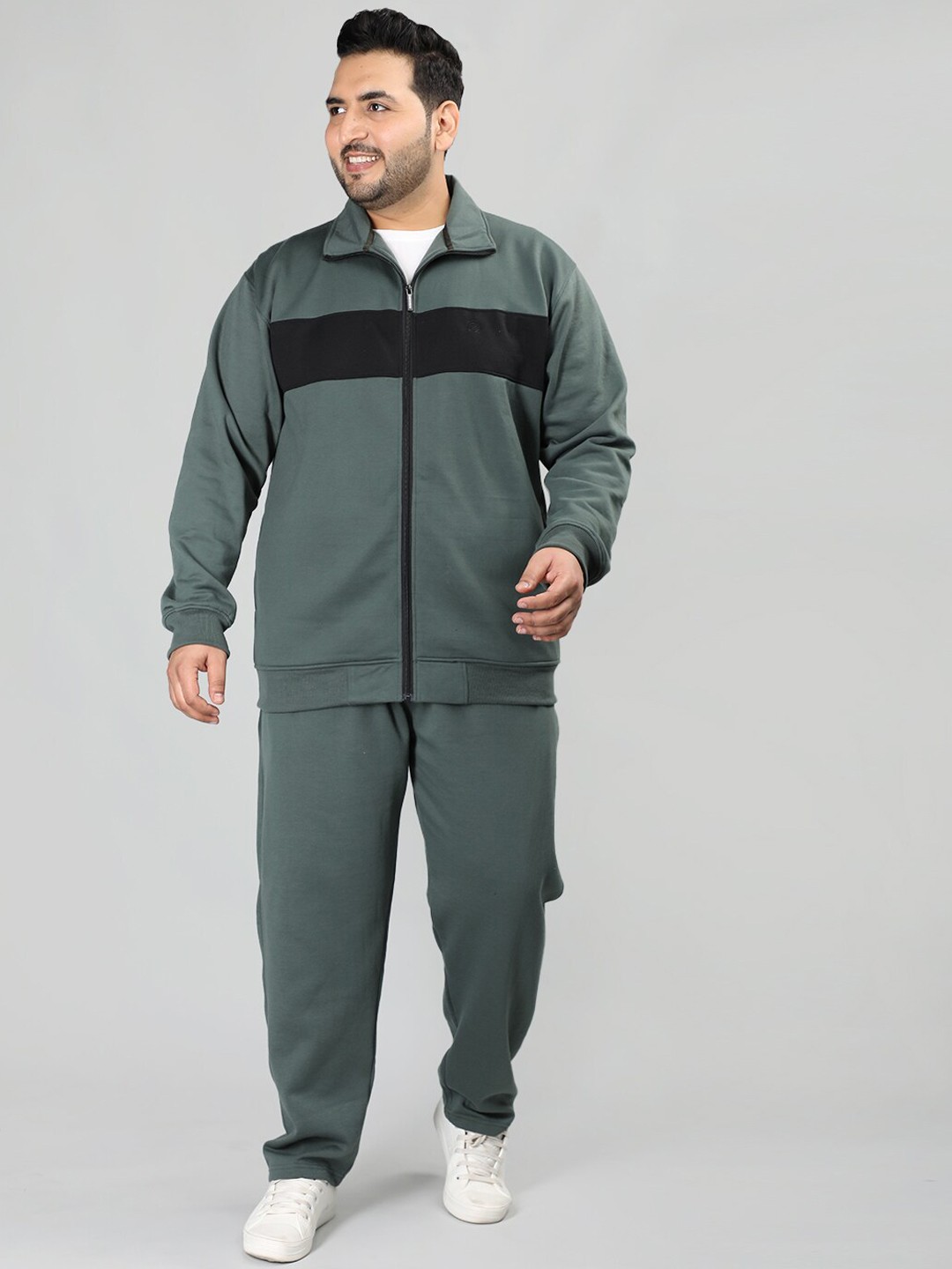CHKOKKO Plus Size Colourblocked Mock Collar Long Sleeves Sports Tracksuit, Green
CHKOKKO Plus Size Colourblocked Mock Collar Long Sleeves Sports Tracksuit, Green