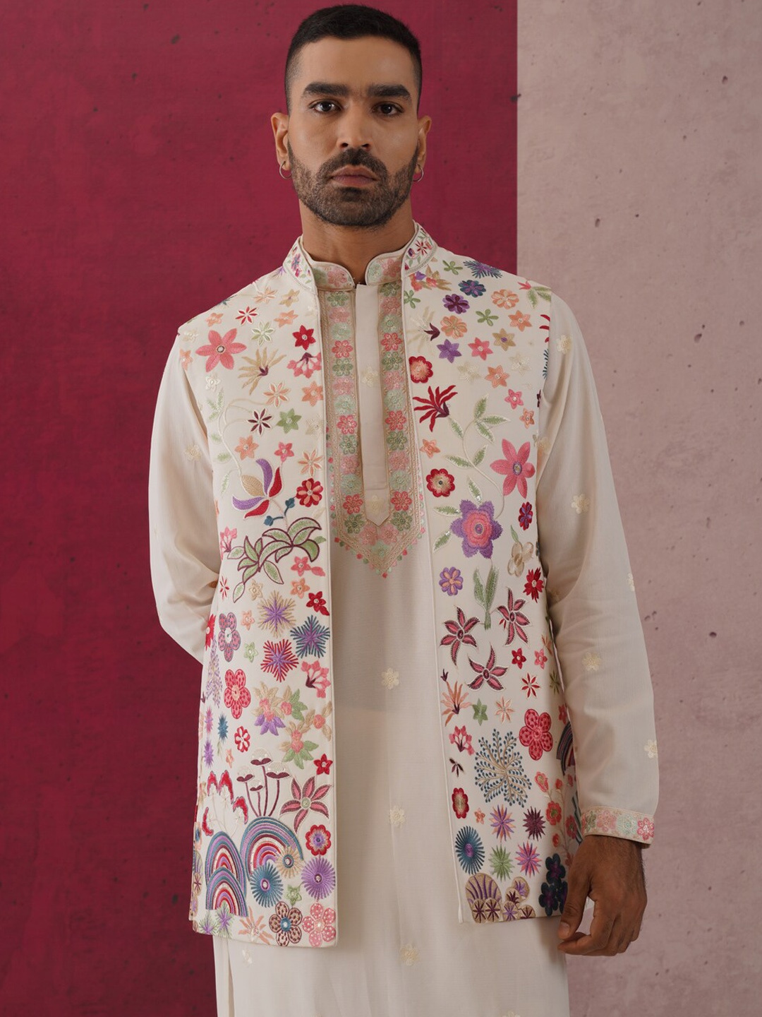 KALPRAAG Floral Embroidered Mandarin Collar Georgette Kurta with Trousers & Jacket, Off white
KALPRAAG Floral Embroidered Mandarin Collar Georgette Kurta with Trousers & Jacket, Off white