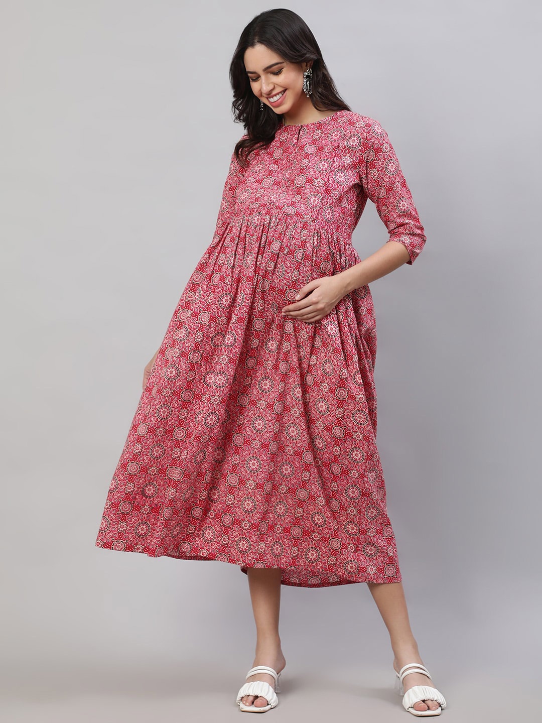 Nayo Pink Ethnic Motifs Printed Gathered Cotton Maternity Fit & Flare Midi Ethnic Dress
Nayo Pink Ethnic Motifs Printed Gathered Cotton Maternity Fit & Flare Midi Ethnic Dress