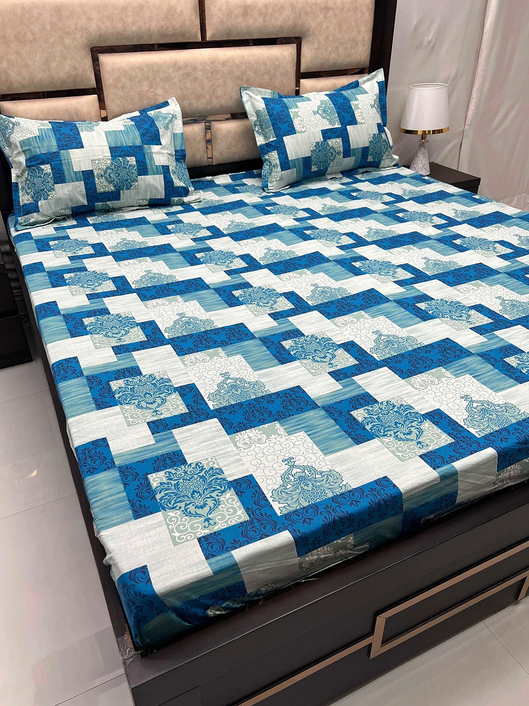 Pure Decor Blue & White Pure Cotton 330 TC Super King Fitted Bedsheet with 2 Pillow Covers
Pure Decor Blue & White Pure Cotton 330 TC Super King Fitted Bedsheet with 2 Pillow Covers