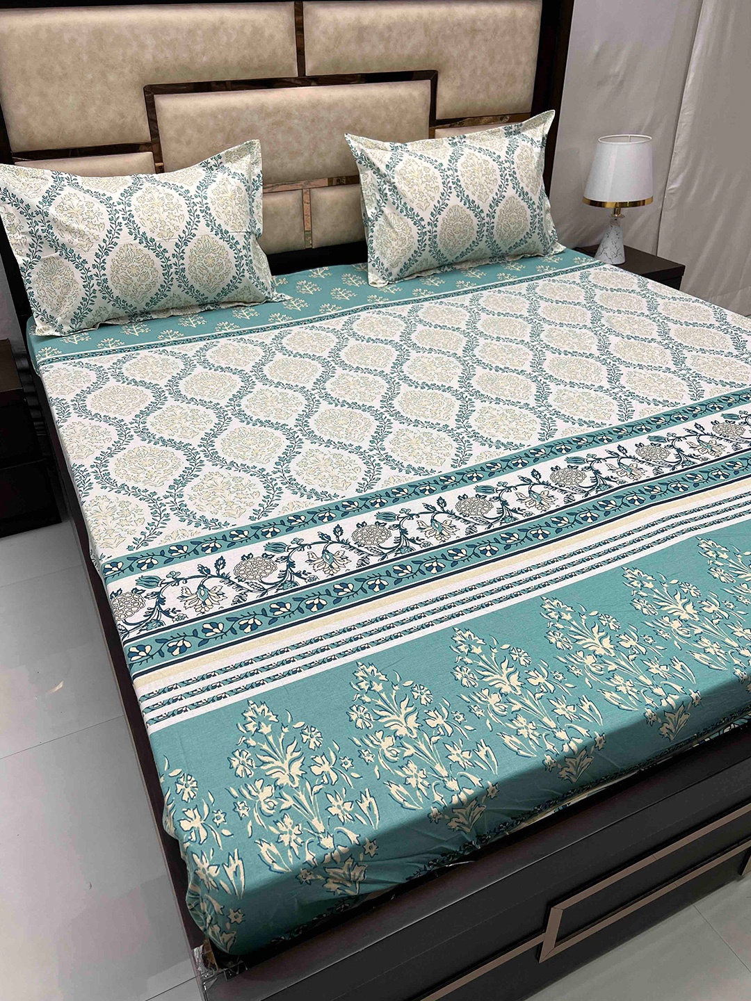 Pure Decor Sapphire Green Floral Cotton 330 TC Fitted King Bedsheet & 2 Pillow Covers
Pure Decor Sapphire Green Floral Cotton 330 TC Fitted King Bedsheet & 2 Pillow Covers