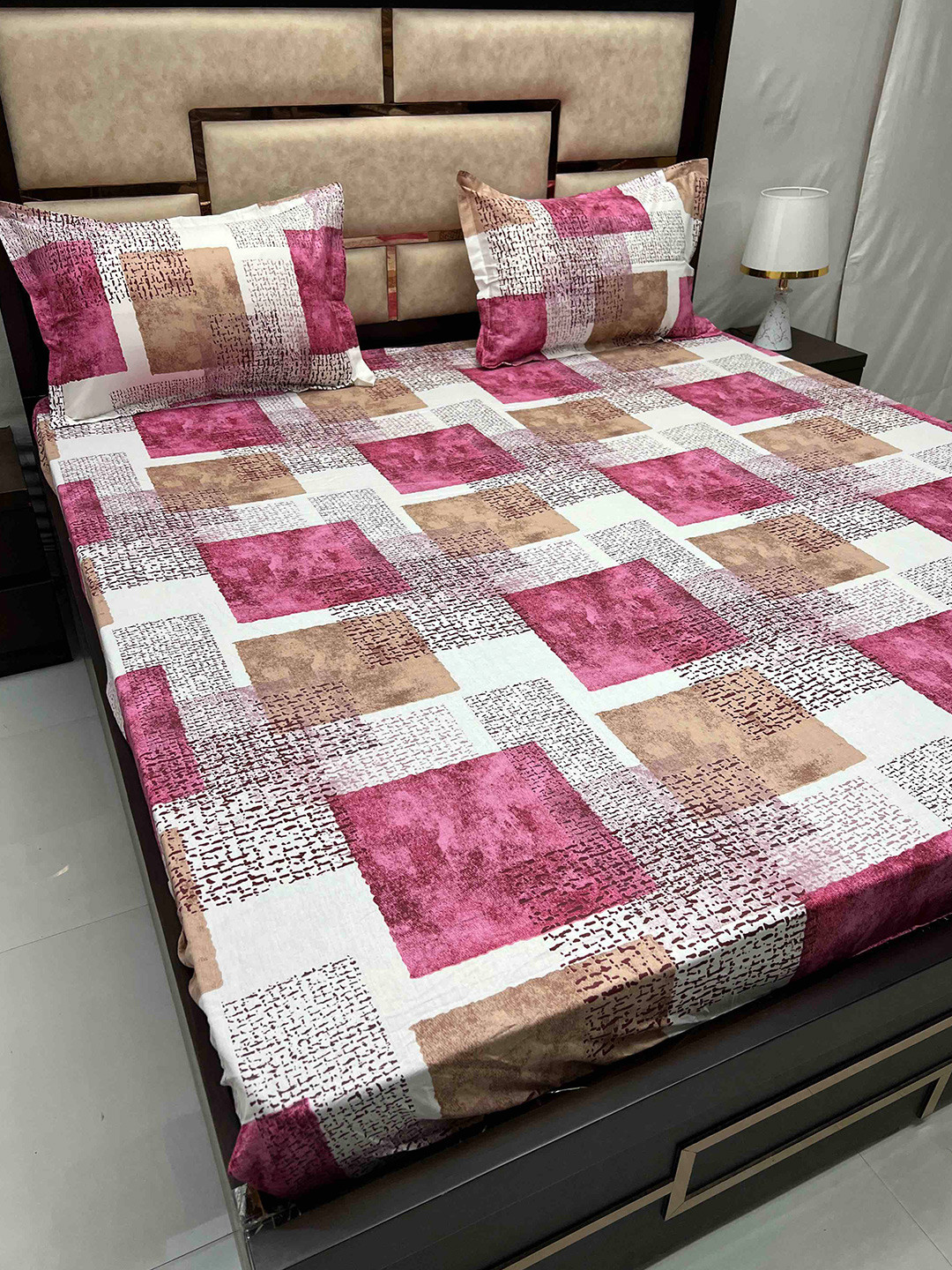 Pure Decor Sapphire White Printed Cotton 330 TC Fitted King Bedsheet & 2 Pillow Covers
Pure Decor Sapphire White Printed Cotton 330 TC Fitted King Bedsheet & 2 Pillow Covers