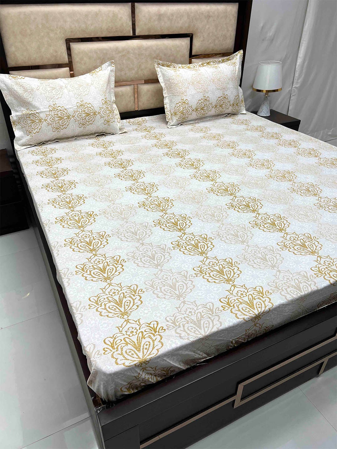 Pure Decor Sapphire Yellow Printed Cotton 330 TC Fitted King Bedsheet & 2 Pillow Covers
Pure Decor Sapphire Yellow Printed Cotton 330 TC Fitted King Bedsheet & 2 Pillow Covers