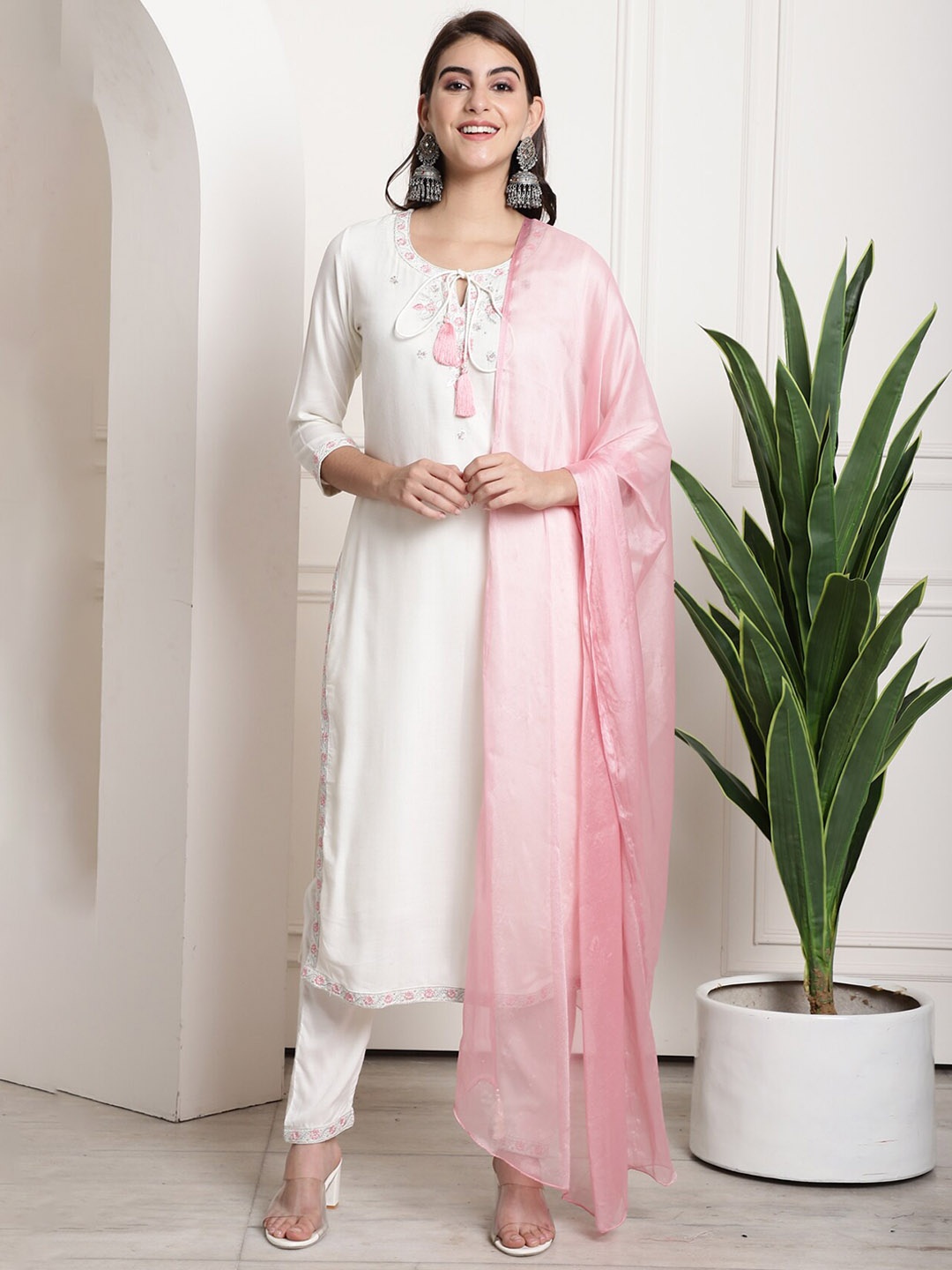 Rajnandini Floral Yoke Designed Thread Work Pure Cotton Kurta With Trousers & Dupatta, White
Rajnandini Floral Yoke Designed Thread Work Pure Cotton Kurta With Trousers & Dupatta, White