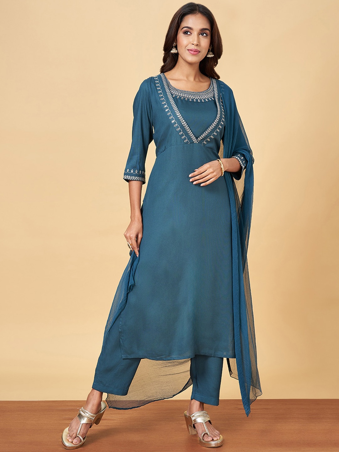 YU by Pantaloons Ethnic Motifs Embroidered Sequinned Kurta With Trousers & Dupatta, Teal
YU by Pantaloons Ethnic Motifs Embroidered Sequinned Kurta With Trousers & Dupatta, Teal
