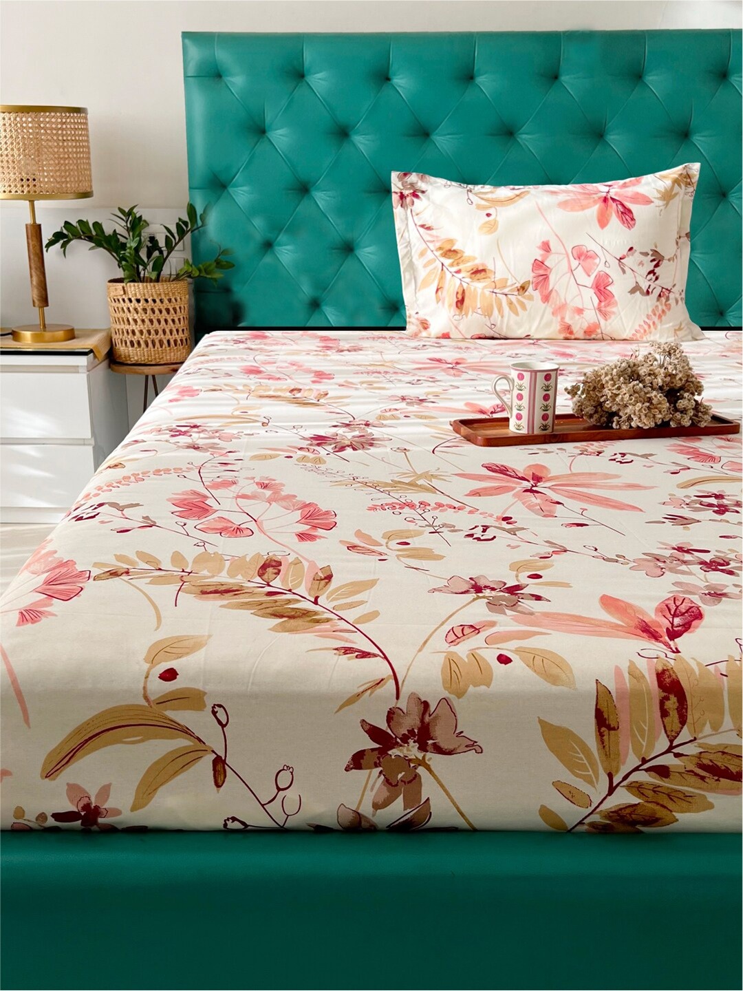 URBAN SPACE Serene Peach-Coloured Floral Cotton 200 TC Single Bedsheet with 1 Pillow Cover
URBAN SPACE Serene Peach-Coloured Floral Cotton 200 TC Single Bedsheet with 1 Pillow Cover
