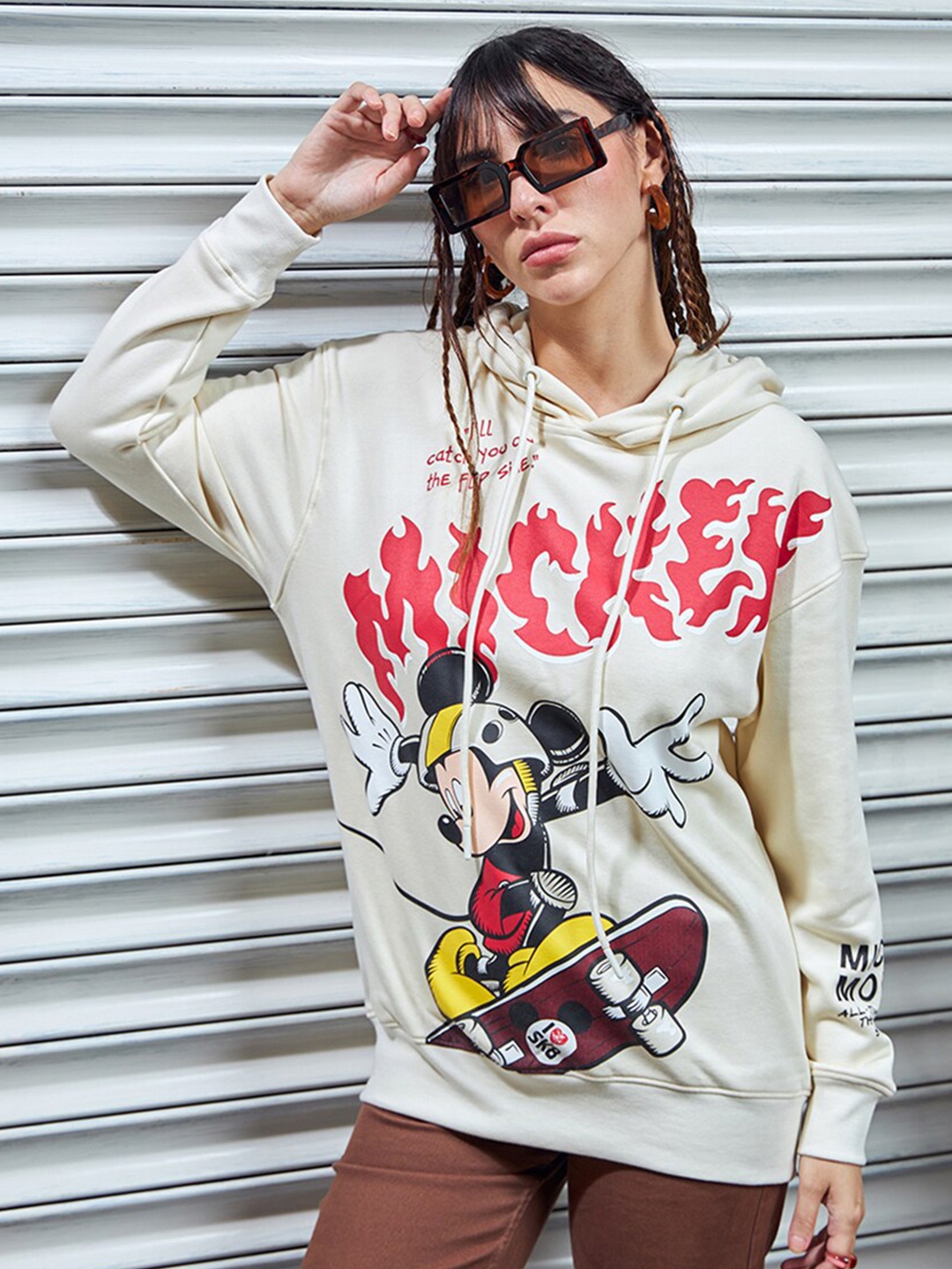 Bewakoof Heavy Duty Plus Size 1.0 Gardenia Skater Mickey Printed Oversized Hoodies, Off white
Bewakoof Heavy Duty Plus Size 1.0 Gardenia Skater Mickey Printed Oversized Hoodies, Off white