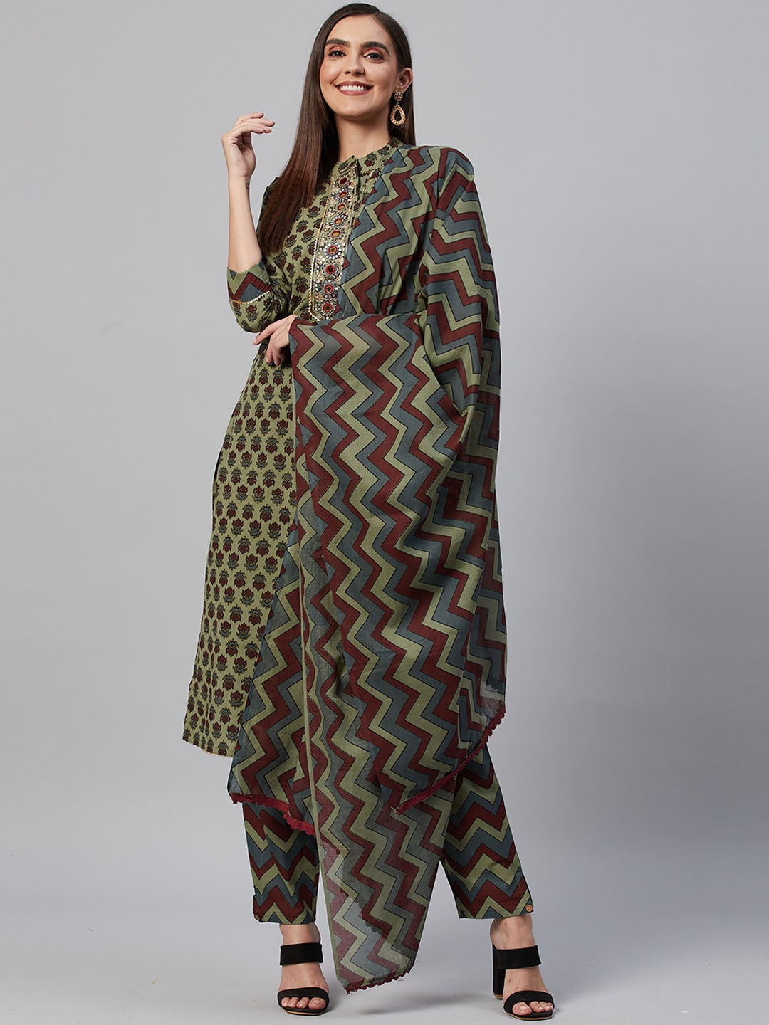 JC4U Ethnic Motifs Printed Regular Mirror Work Pure Cotton Kurta With Trousers, Green
JC4U Ethnic Motifs Printed Regular Mirror Work Pure Cotton Kurta With Trousers, Green