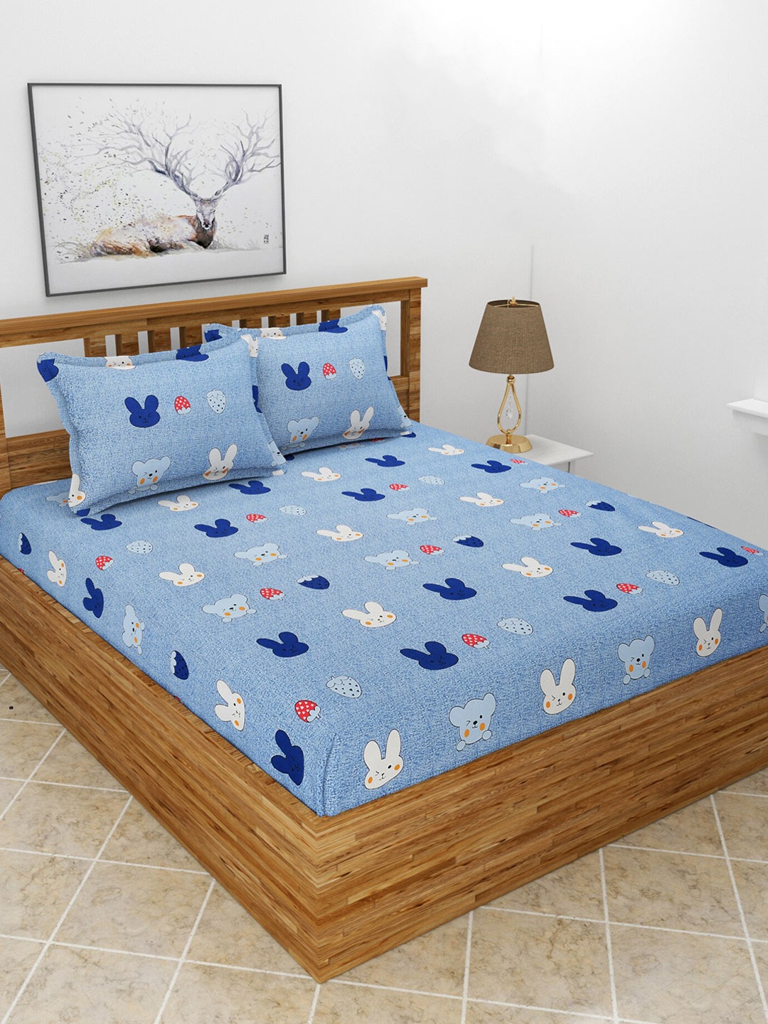 BREVARD Blue & Red Graphic Cotton 210 TC Fitted Queen Bedsheet With 2 Pillow Covers
BREVARD Blue & Red Graphic Cotton 210 TC Fitted Queen Bedsheet With 2 Pillow Covers