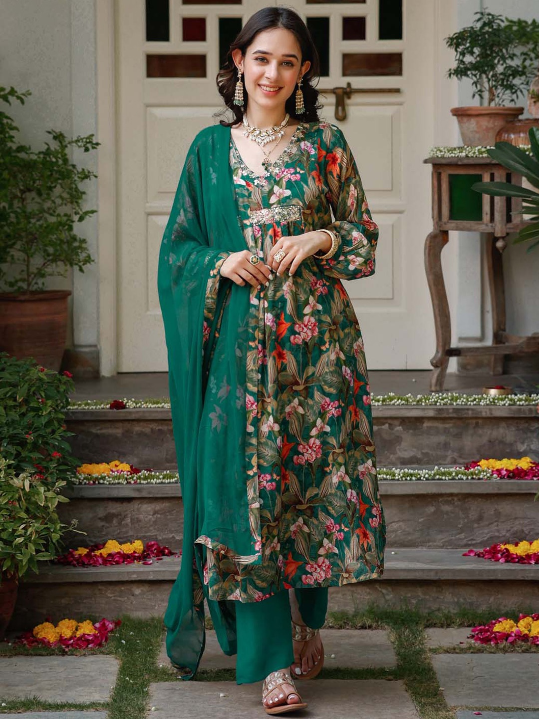 Meena Bazaar Floral Printed Pleated Sequinned Kurta with Trousers & Dupatta, Green
Meena Bazaar Floral Printed Pleated Sequinned Kurta with Trousers & Dupatta, Green