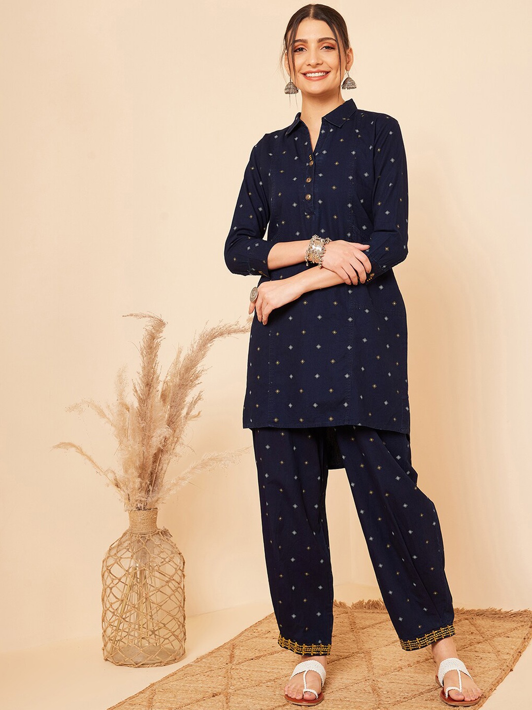 STADO Geometric Printed Shirt Collar Pure Cotton Straight Kurta With Salwar, Navy blue
STADO Geometric Printed Shirt Collar Pure Cotton Straight Kurta With Salwar, Navy blue