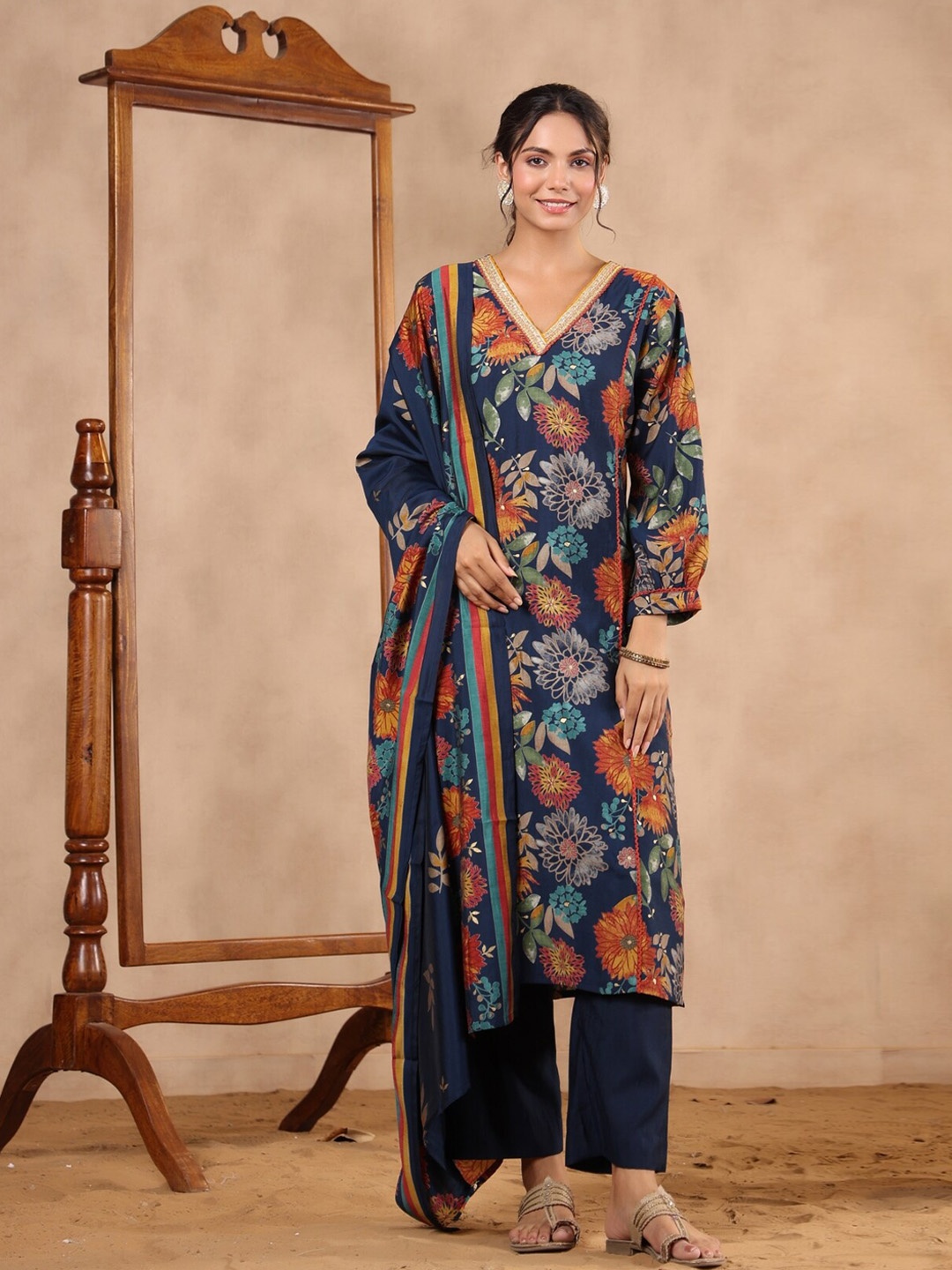 EtnicaWear Floral Printed Beads and Stones Pure Silk Kurta with Pyjamas & Dupatta, Blue
EtnicaWear Floral Printed Beads and Stones Pure Silk Kurta with Pyjamas & Dupatta, Blue