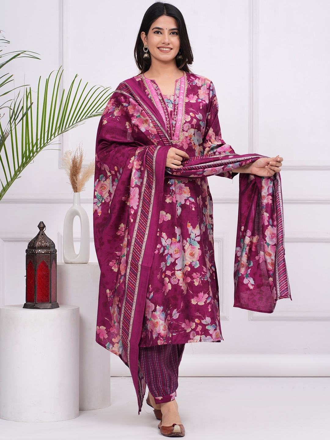 EtnicaWear Floral Printed Beads and Stones Pure Silk Kurta with Trousers & Dupatta, Maroon
EtnicaWear Floral Printed Beads and Stones Pure Silk Kurta with Trousers & Dupatta, Maroon