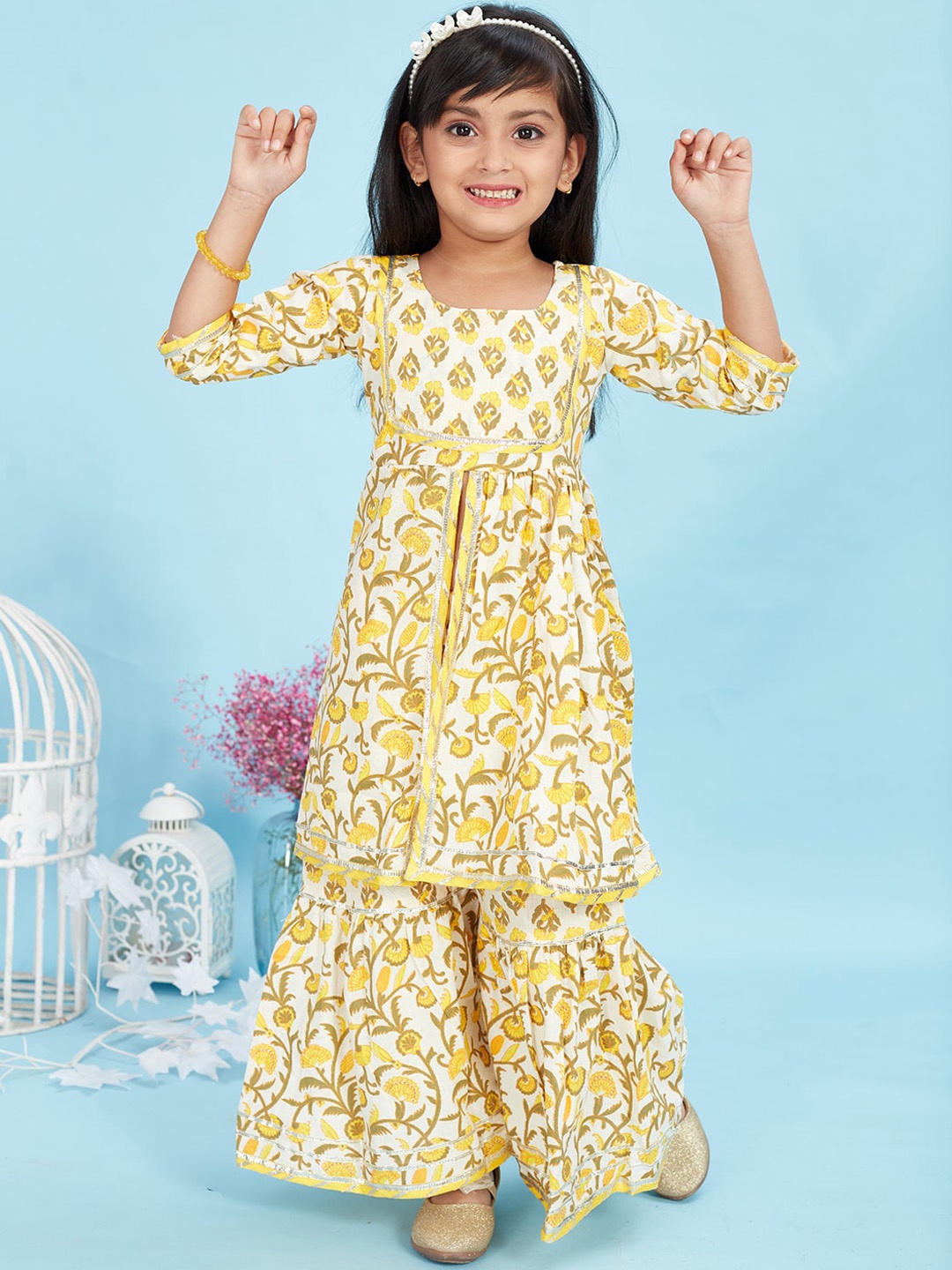 Maaikid Girls Floral Printed Regular Gotta Patti Pure Cotton Kurta With Sharara, Yellow
Maaikid Girls Floral Printed Regular Gotta Patti Pure Cotton Kurta With Sharara, Yellow