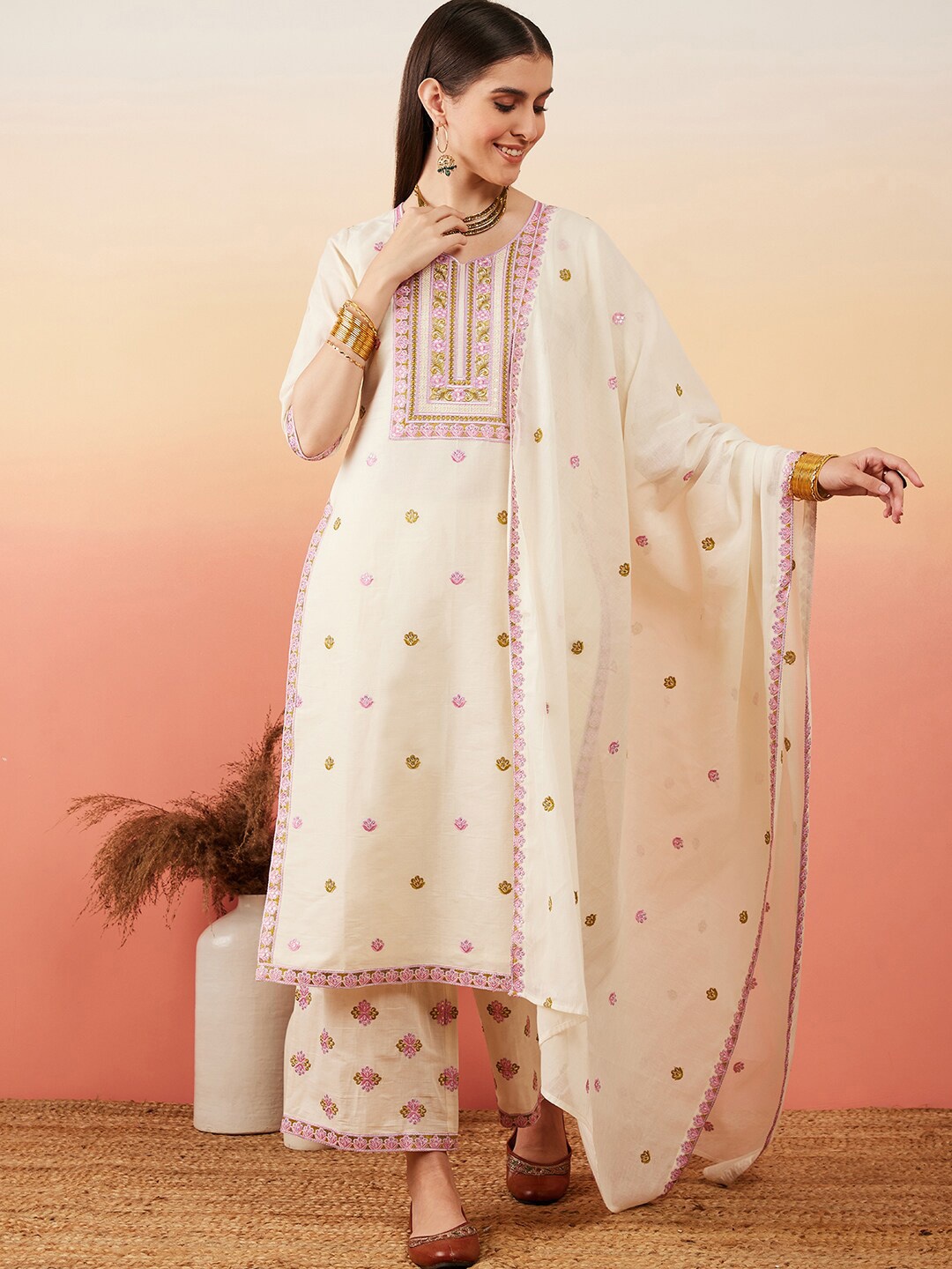 House of Pataudi Floral Embroidered Pure Cotton Sequinned Kurta With Palazzos & Dupatta, Off white
House of Pataudi Floral Embroidered Pure Cotton Sequinned Kurta With Palazzos & Dupatta, Off white