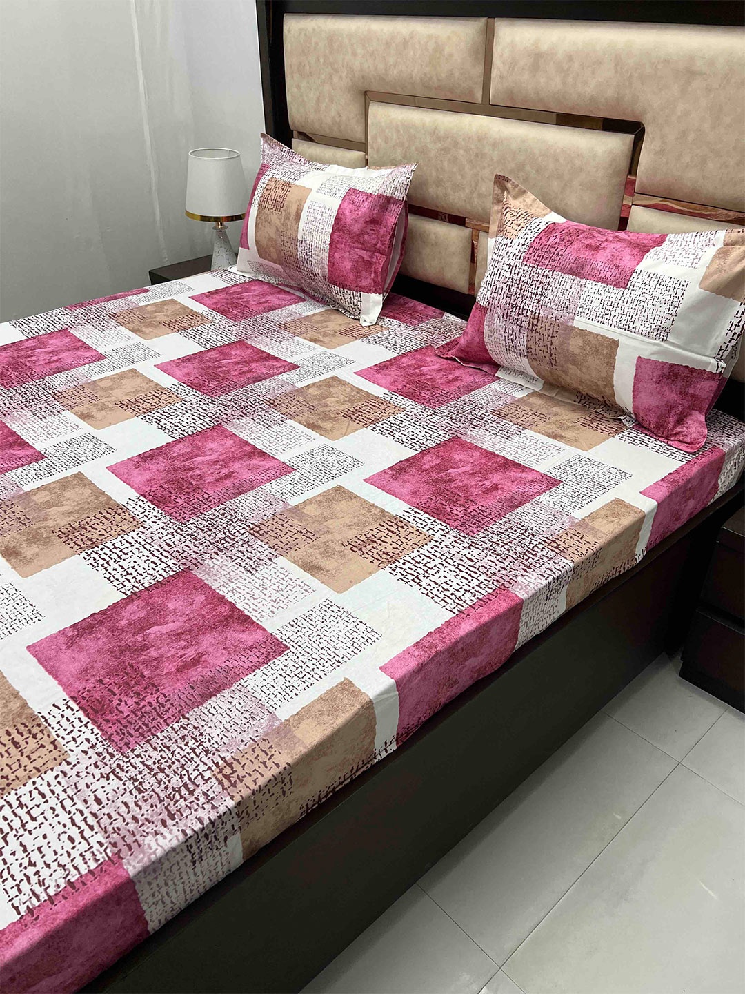 Pure Decor Pink & Brown Printed Cotton Fitted 260 TC King Bedsheet With 2 Pillow Covers