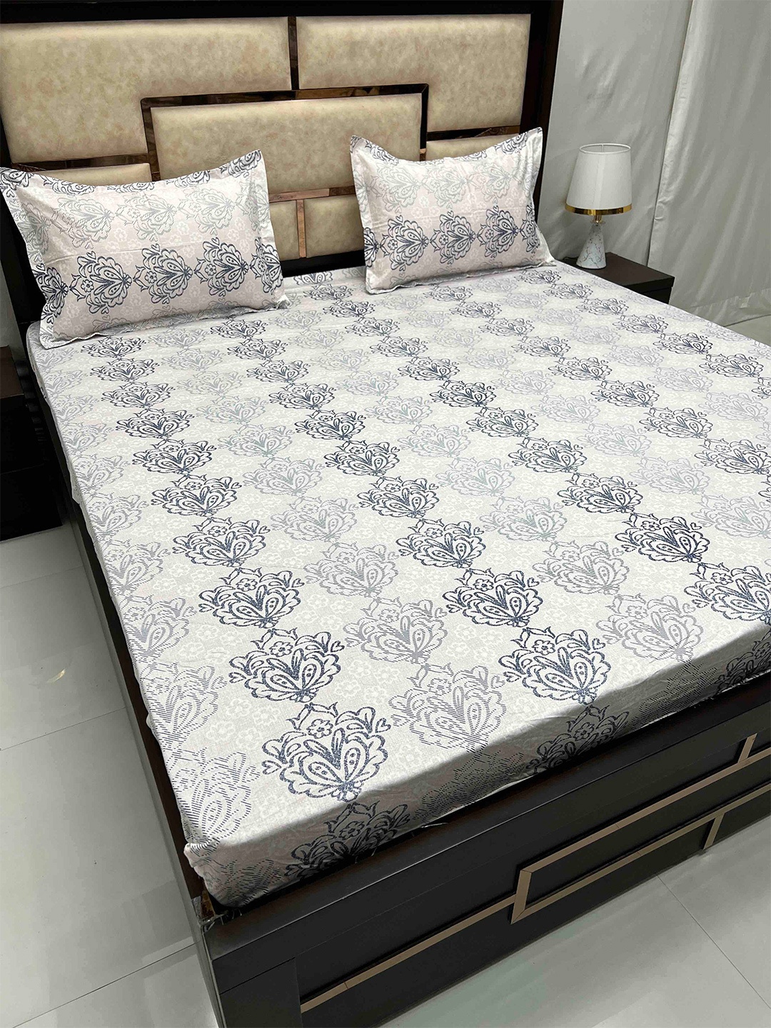 Pure Decor Beige Printed Cotton 260TC Fitted Super King Bedsheet with 2 Pillow Covers
Pure Decor Beige Printed Cotton 260TC Fitted Super King Bedsheet with 2 Pillow Covers
