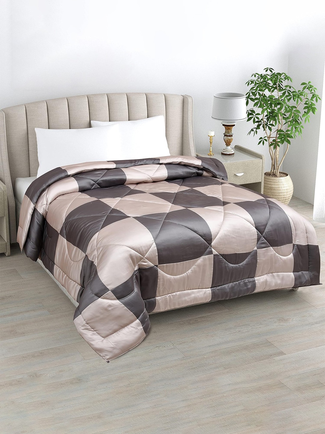 LINENWALAS Happy Sleeping Charcoal Checked Vegan Silk AC Room 233 GSM Single Bed Duvet
LINENWALAS Happy Sleeping Charcoal Checked Vegan Silk AC Room 233 GSM Single Bed Duvet