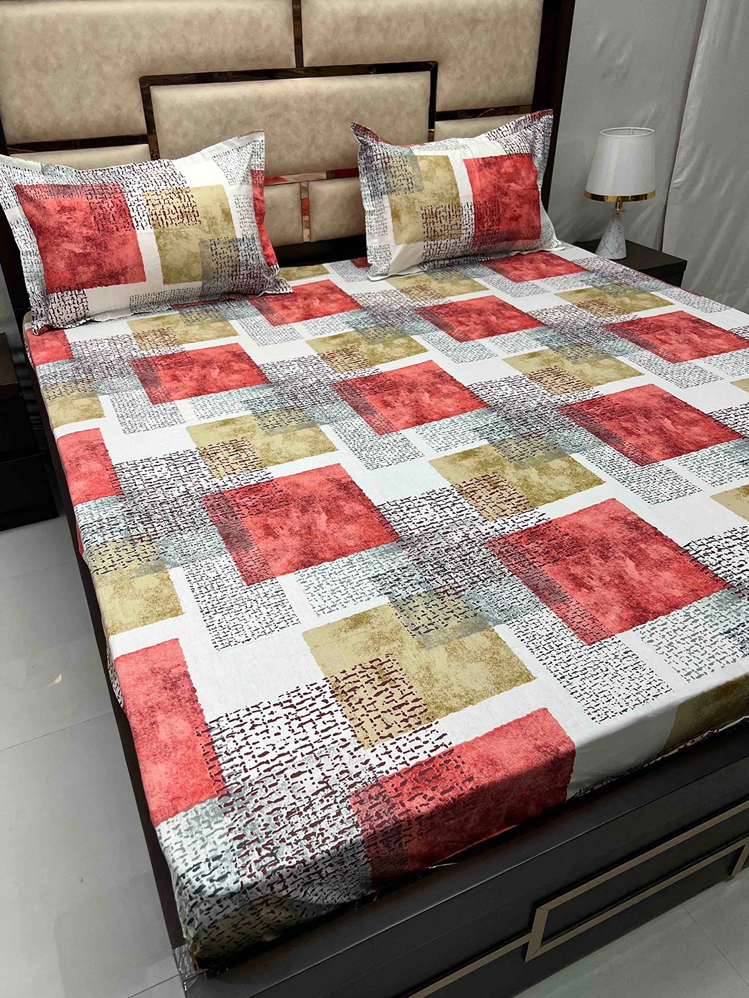 Pure Decor Sapphire Red Printed Cotton 260 TC Fitted King Bedsheet with 2 Pillow Covers
Pure Decor Sapphire Red Printed Cotton 260 TC Fitted King Bedsheet with 2 Pillow Covers