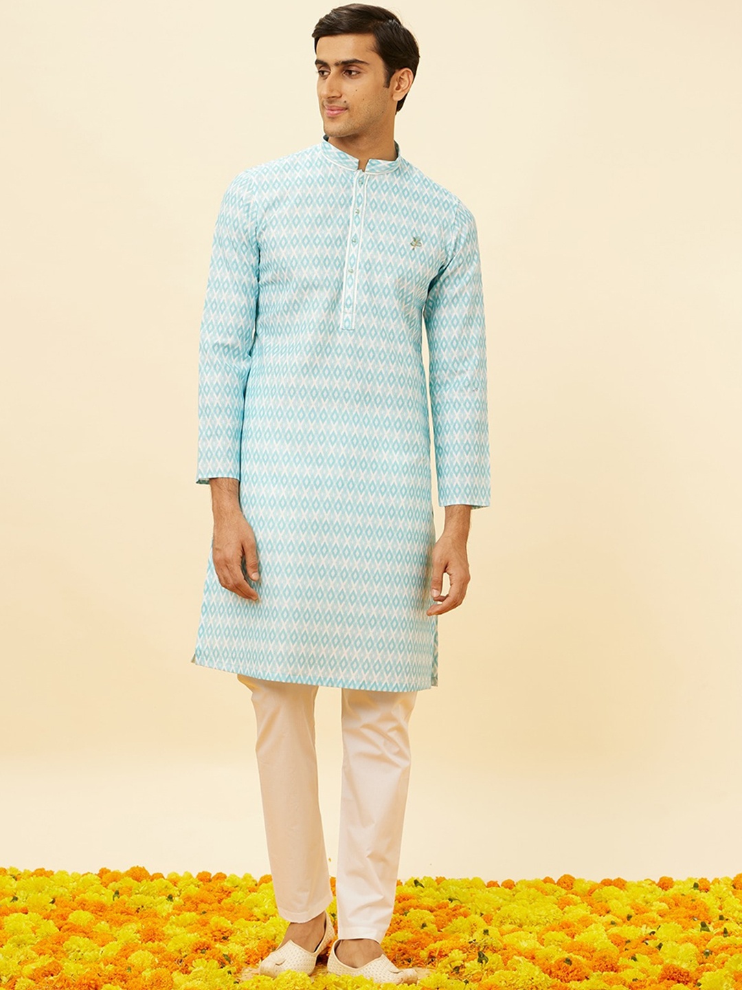 Manyavar Geometric Printed Mandarin Collar Pastels Straight Kurta with Pyjamas, Blue
Manyavar Geometric Printed Mandarin Collar Pastels Straight Kurta with Pyjamas, Blue