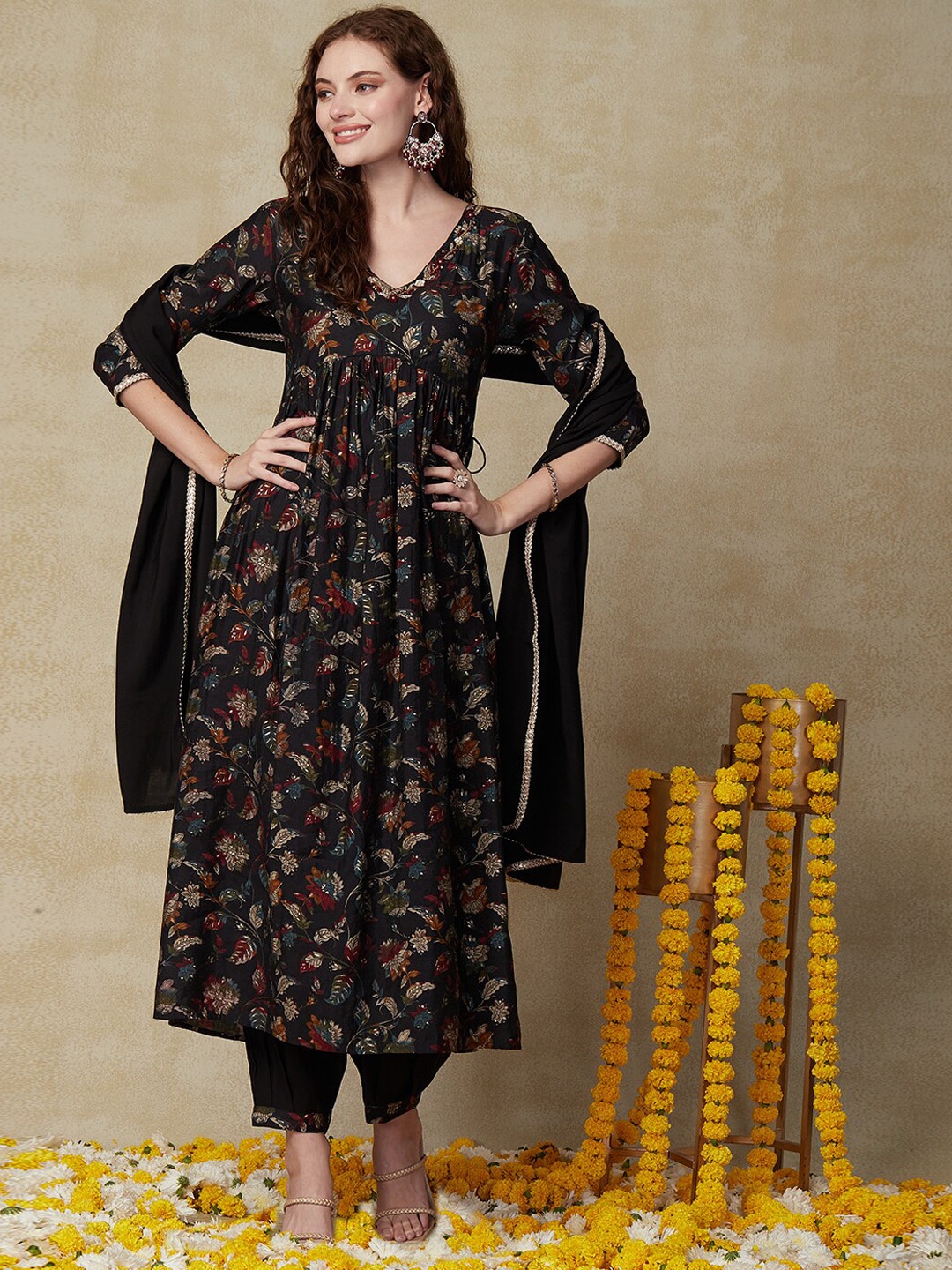 FASHOR Floral Printed Pleated Beads And Stones Kurta with Trousers & Dupatta, Black
FASHOR Floral Printed Pleated Beads And Stones Kurta with Trousers & Dupatta, Black