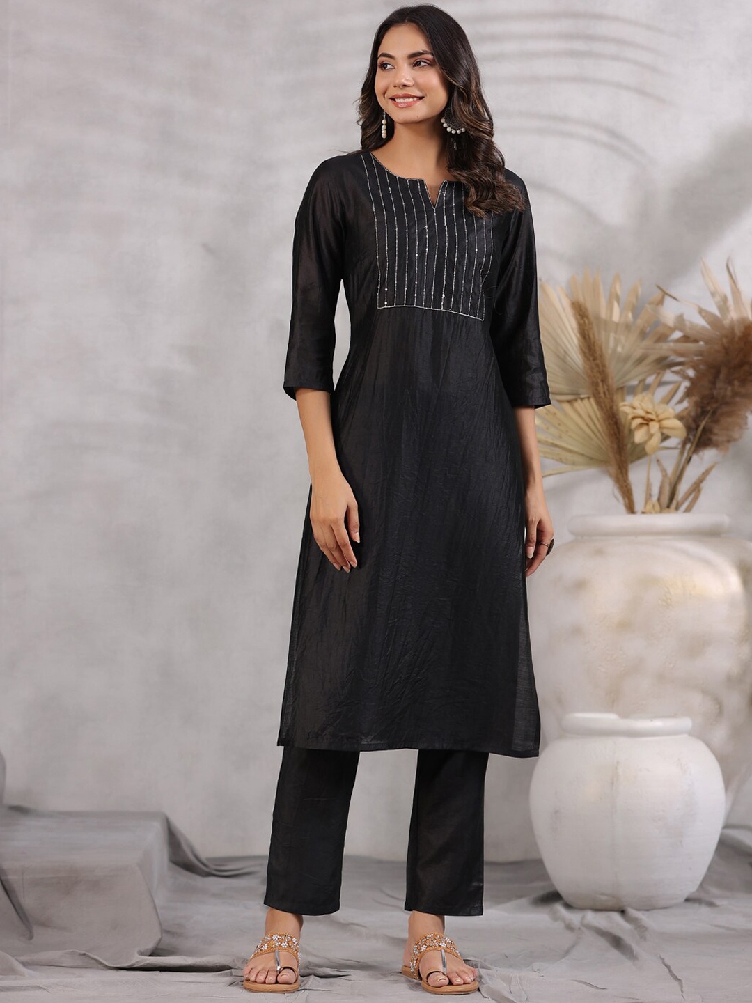 soan Ethnic Motifs Yoke Designed Thread Work Chanderi Silk Kurta With Trouser, Black
soan Ethnic Motifs Yoke Designed Thread Work Chanderi Silk Kurta With Trouser, Black