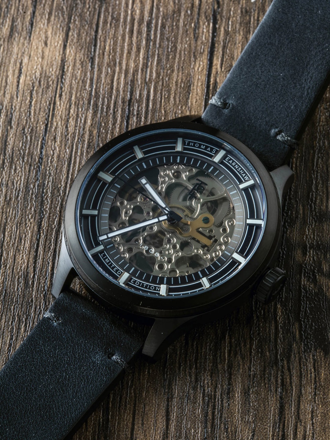 EARNSHAW Men Leather Straps Analogue Automatic Motion Powered Watch ES-8257-01, Black
EARNSHAW Men Leather Straps Analogue Automatic Motion Powered Watch ES-8257-01, Black