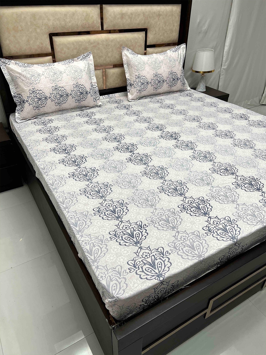 Pure Decor Royal Velar White Floral Cotton 400 TC King Bedsheet with 2 Pillow Covers
Pure Decor Royal Velar White Floral Cotton 400 TC King Bedsheet with 2 Pillow Covers