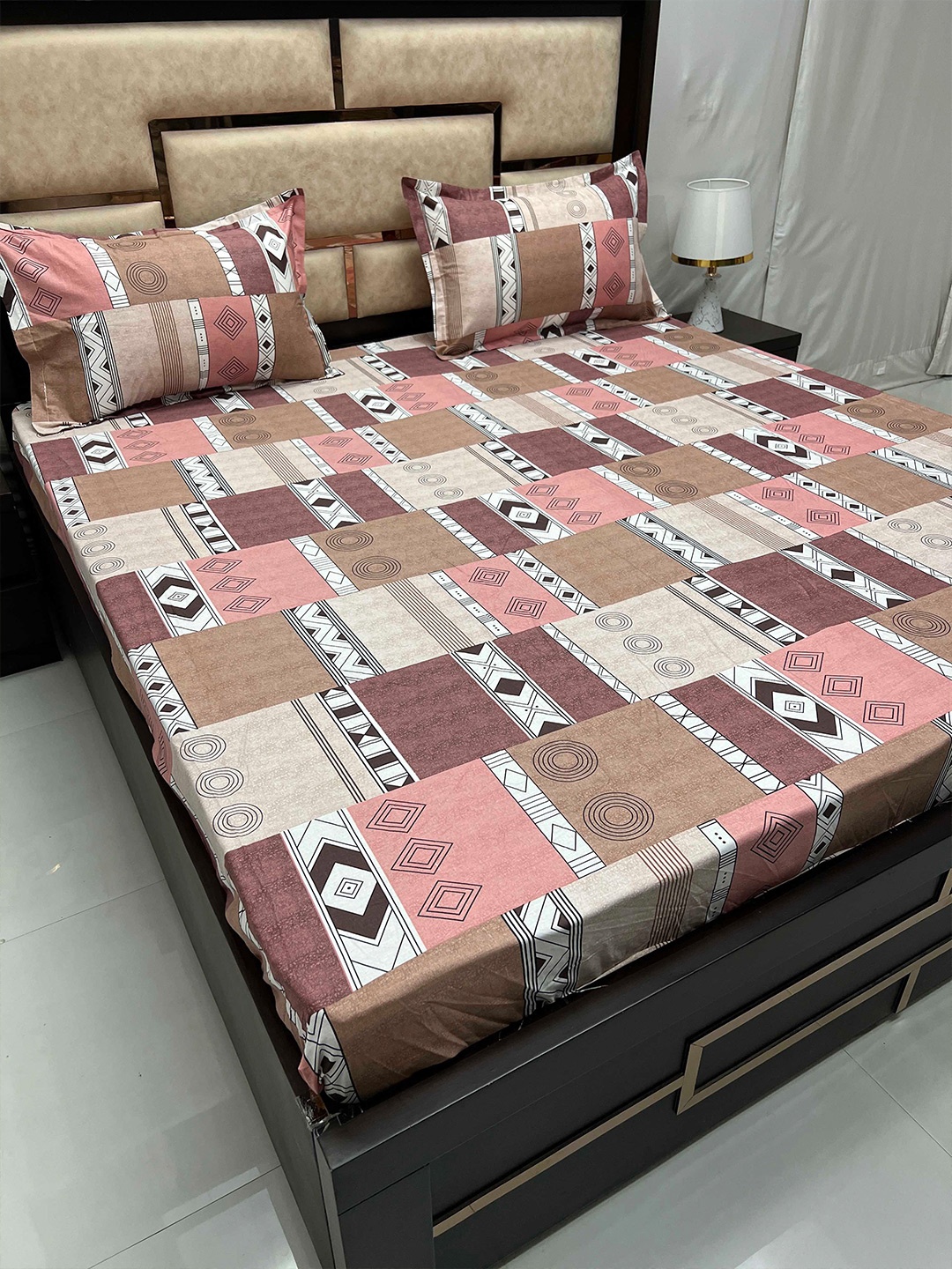 Pure Decor Royal Velar Brown Geometric Cotton 400 TC Super King Bedsheet & 2 Pillow Covers
Pure Decor Royal Velar Brown Geometric Cotton 400 TC Super King Bedsheet & 2 Pillow Covers