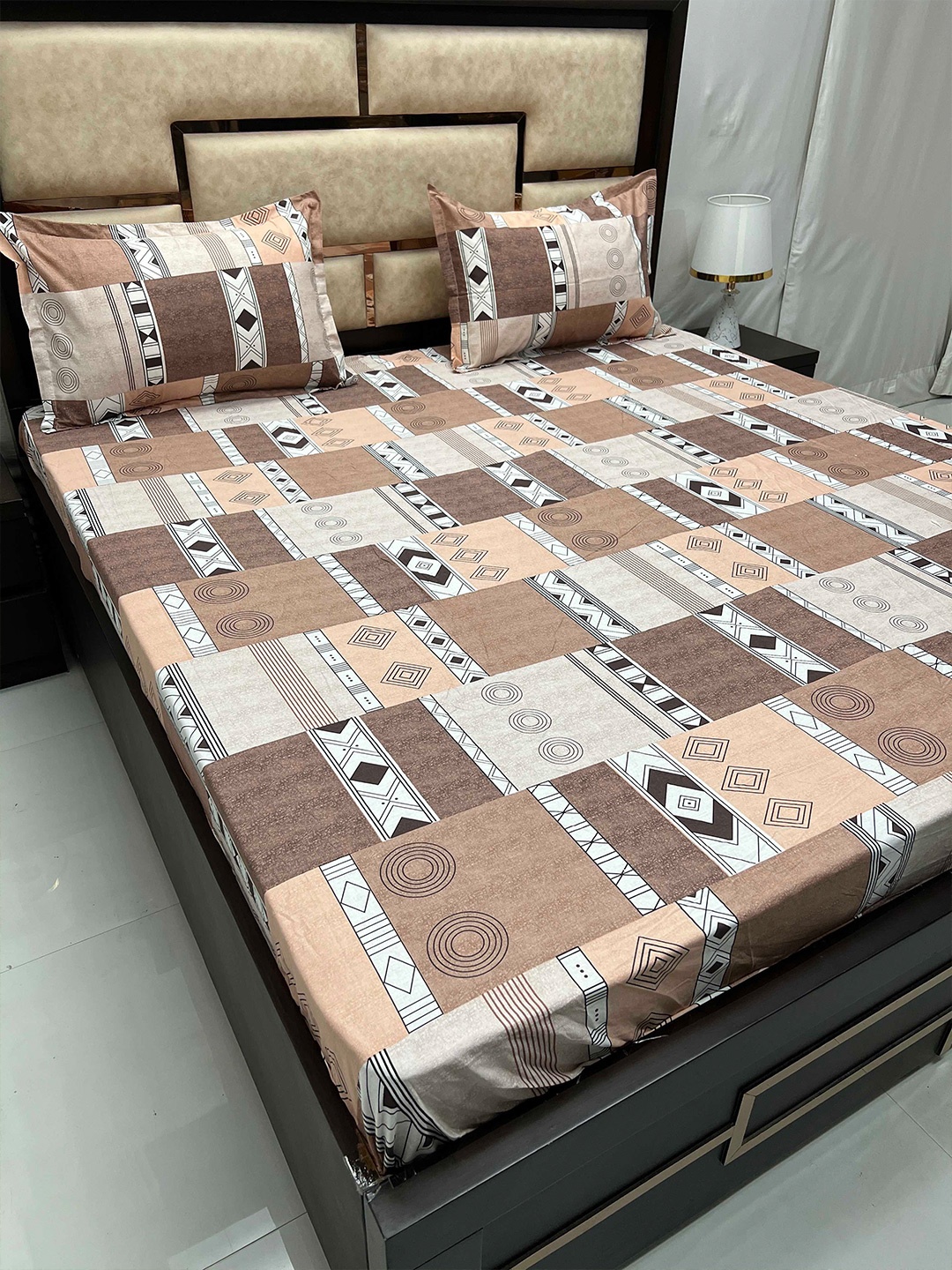 Pure Decor Royal Velar Brown Geometric Cotton 400 TC Super King Bedsheet & 2 Pillow Covers
Pure Decor Royal Velar Brown Geometric Cotton 400 TC Super King Bedsheet & 2 Pillow Covers