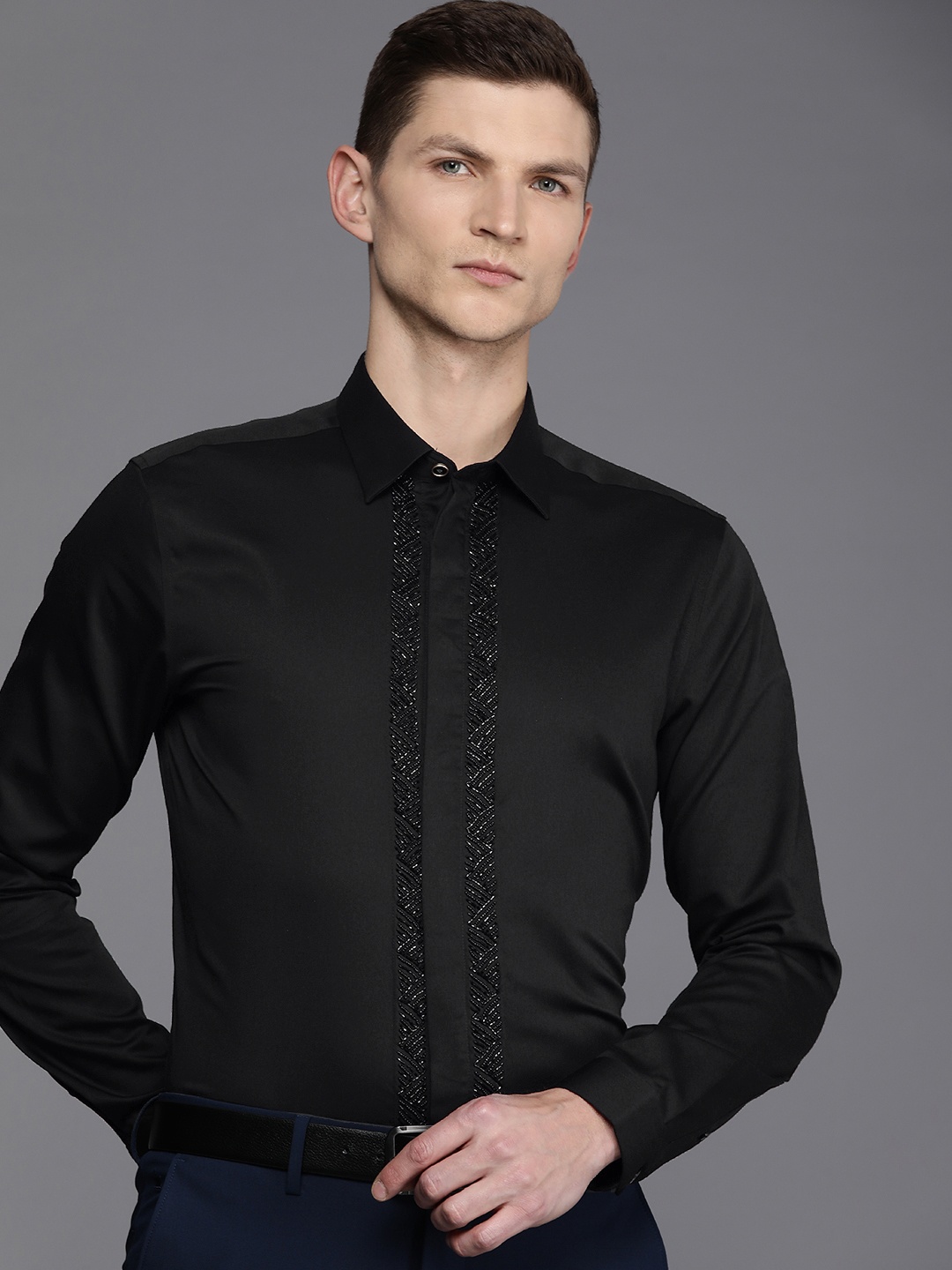 Louis Philippe Solid Slim Fit Pure Cotton Formal Shirt With Embellished Detail, Black
Louis Philippe Solid Slim Fit Pure Cotton Formal Shirt With Embellished Detail, Black