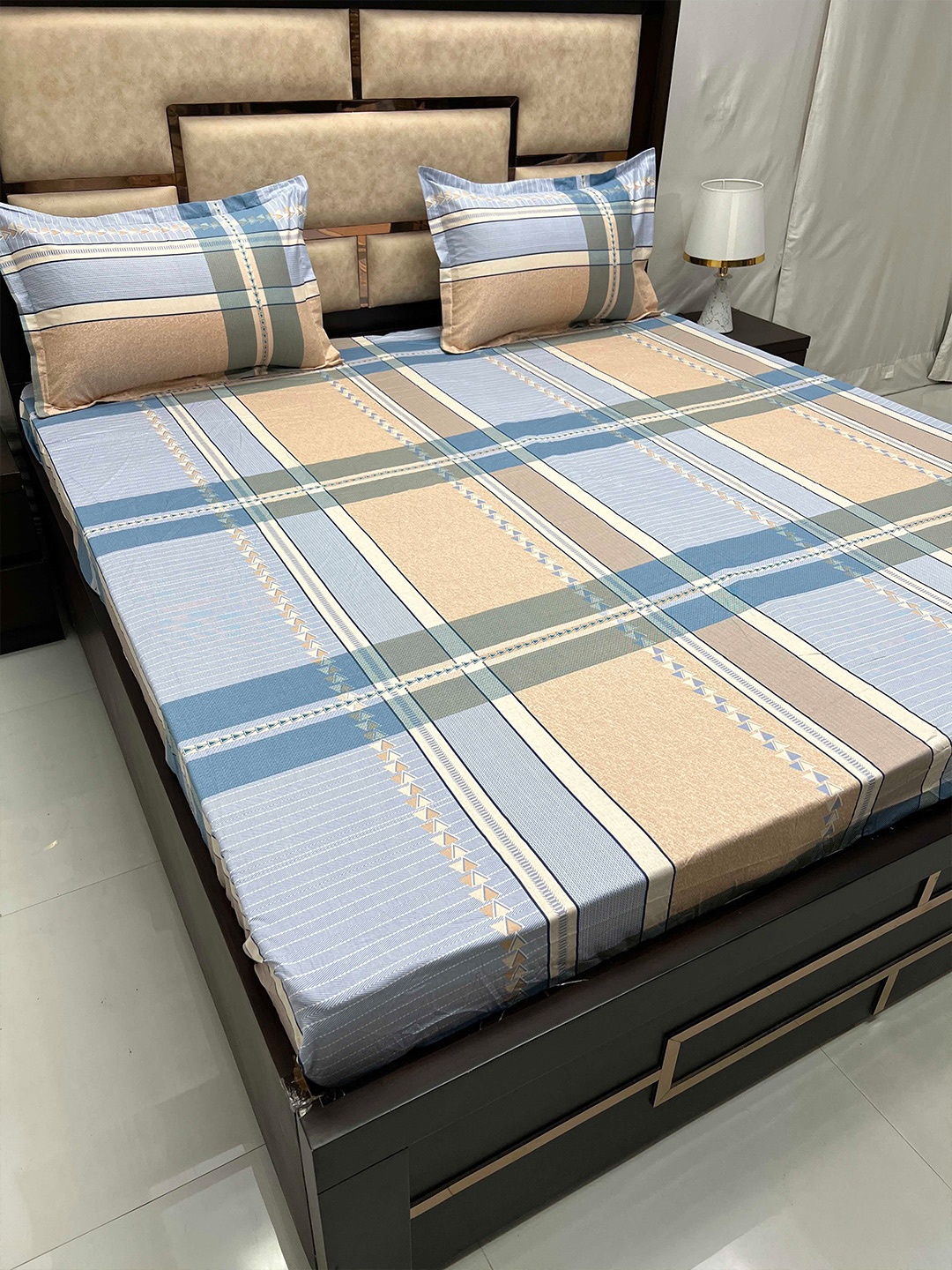 Pure Decor Blue & Beige Pure Cotton 400 TC Super King Bedsheet with 2 Pillow Covers
Pure Decor Blue & Beige Pure Cotton 400 TC Super King Bedsheet with 2 Pillow Covers