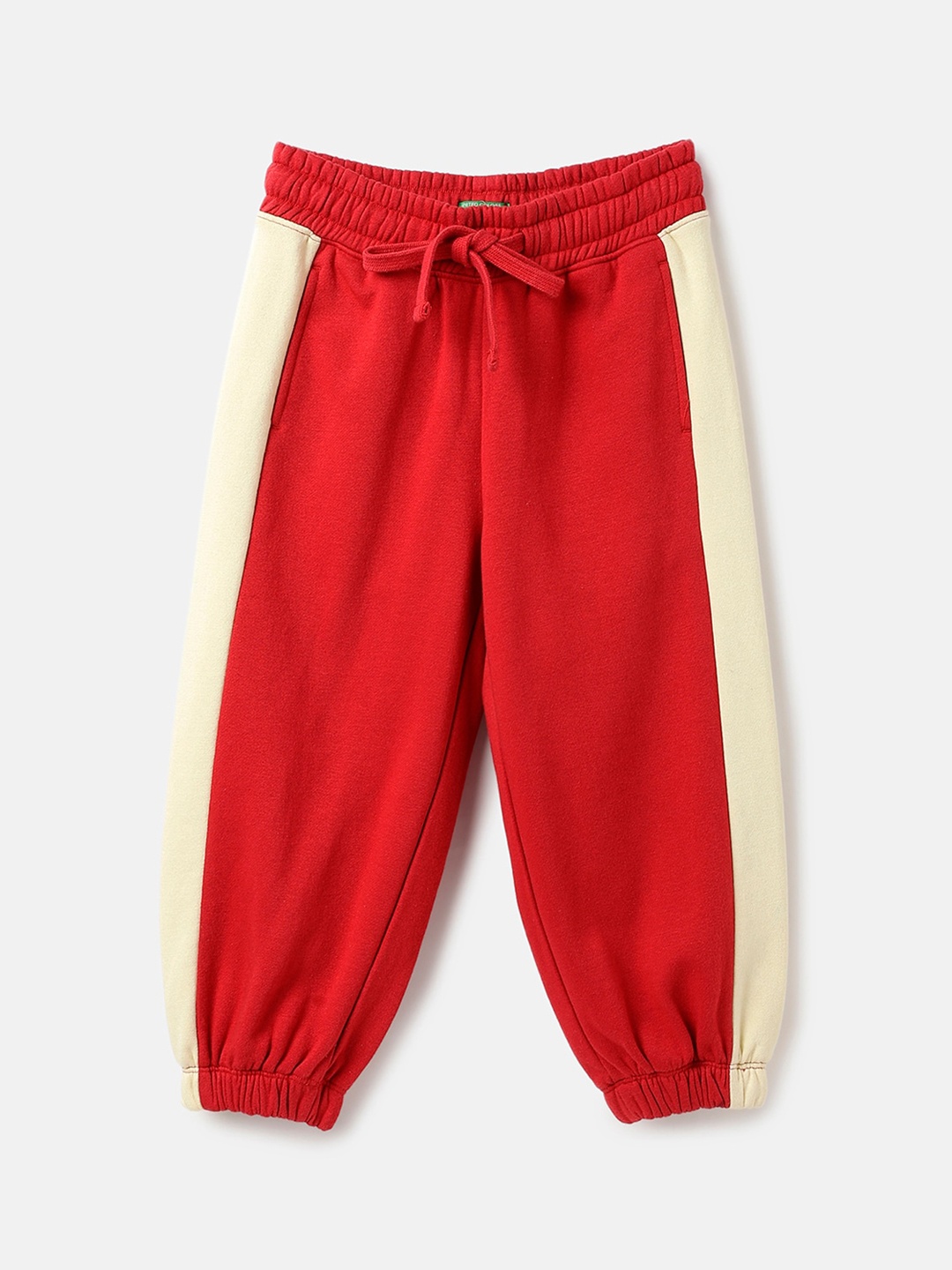 United Colors of Benetton Boys Colourblocked Regular Fit Mid-Rise Plain Cotton Jogger, Red
United Colors of Benetton Boys Colourblocked Regular Fit Mid-Rise Plain Cotton Jogger, Red
