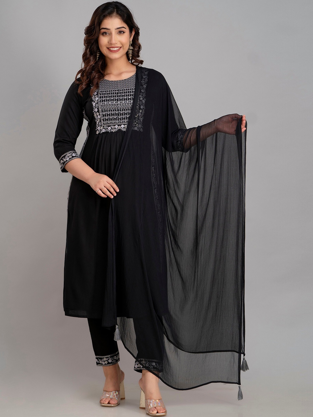 Charu Ethnic Motifs Embroidered Sequined A-Line Kurta with Trousers & Dupatta, Black
Charu Ethnic Motifs Embroidered Sequined A-Line Kurta with Trousers & Dupatta, Black