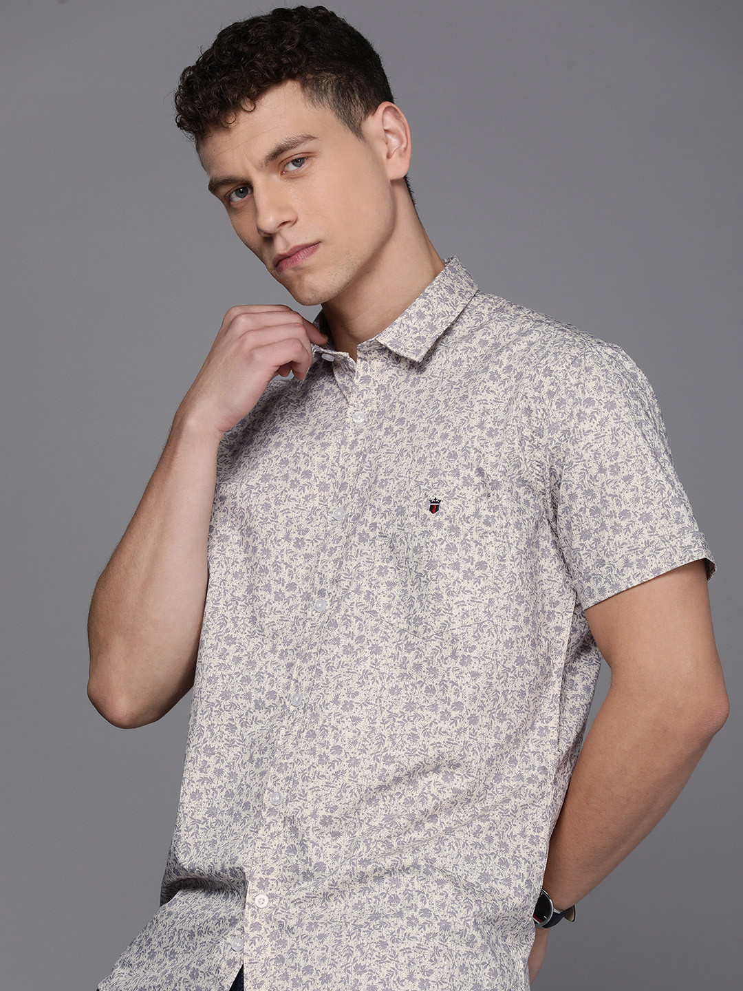 Louis Philippe Jeans Slim Fit Floral Opaque Printed Casual Shirt, Cream
Louis Philippe Jeans Slim Fit Floral Opaque Printed Casual Shirt, Cream