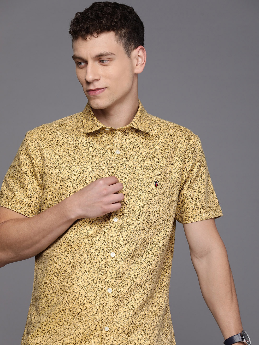 Louis Philippe Jeans Pure Cotton Slim Fit Floral Opaque Printed Casual Shirt, Yellow
Louis Philippe Jeans Pure Cotton Slim Fit Floral Opaque Printed Casual Shirt, Yellow