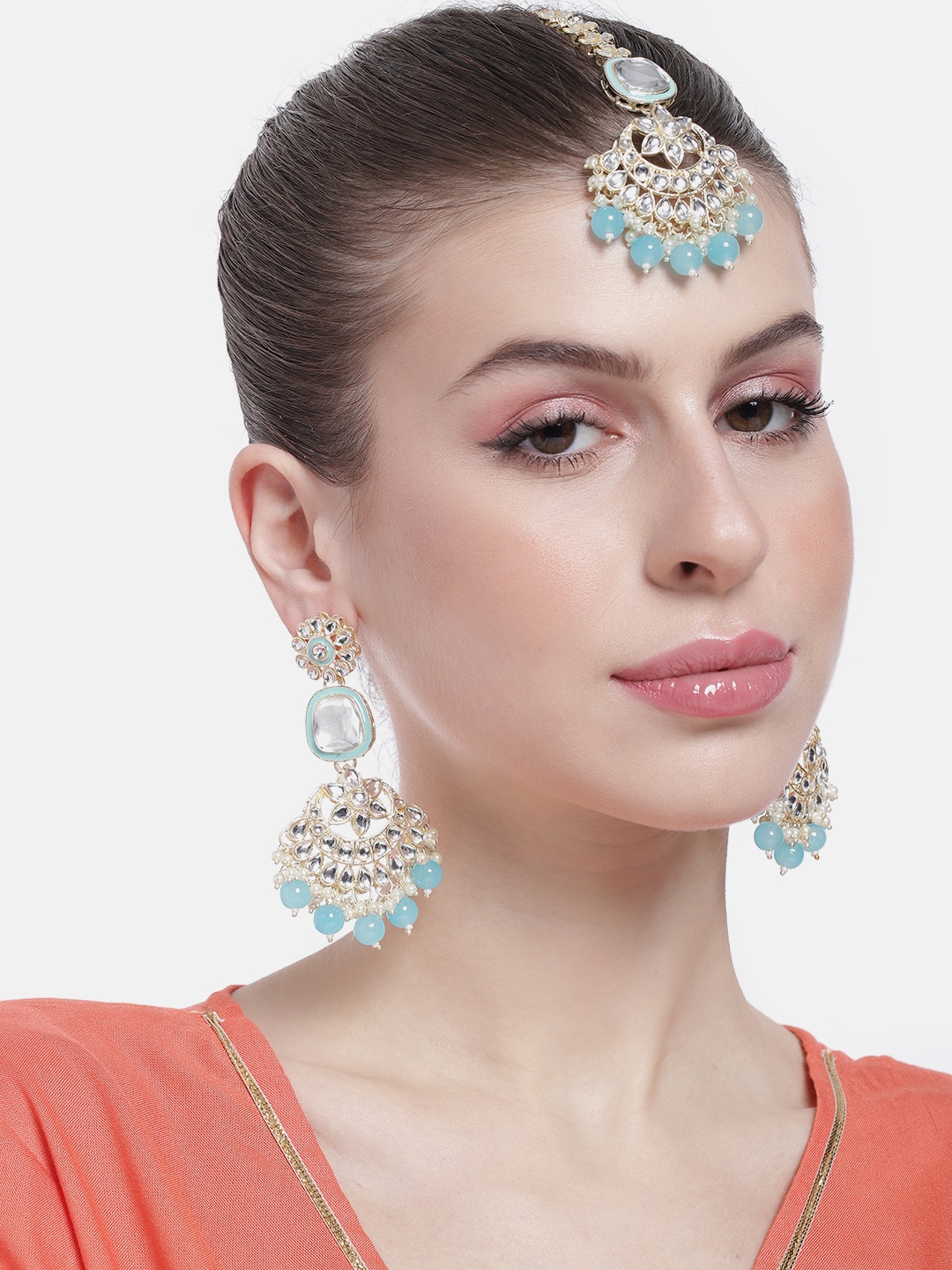 Peora Women Gold-Plated Kundan Studded & Beaded Earrings & Maangtikka Set, Turquoise blue
Peora Women Gold-Plated Kundan Studded & Beaded Earrings & Maangtikka Set, Turquoise blue