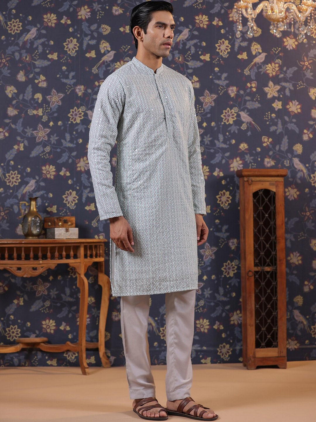 House of Pataudi Ethnic Motifs Printed Mandarin Collar Thread Work Cotton Straight Kurta, Grey
House of Pataudi Ethnic Motifs Printed Mandarin Collar Thread Work Cotton Straight Kurta, Grey