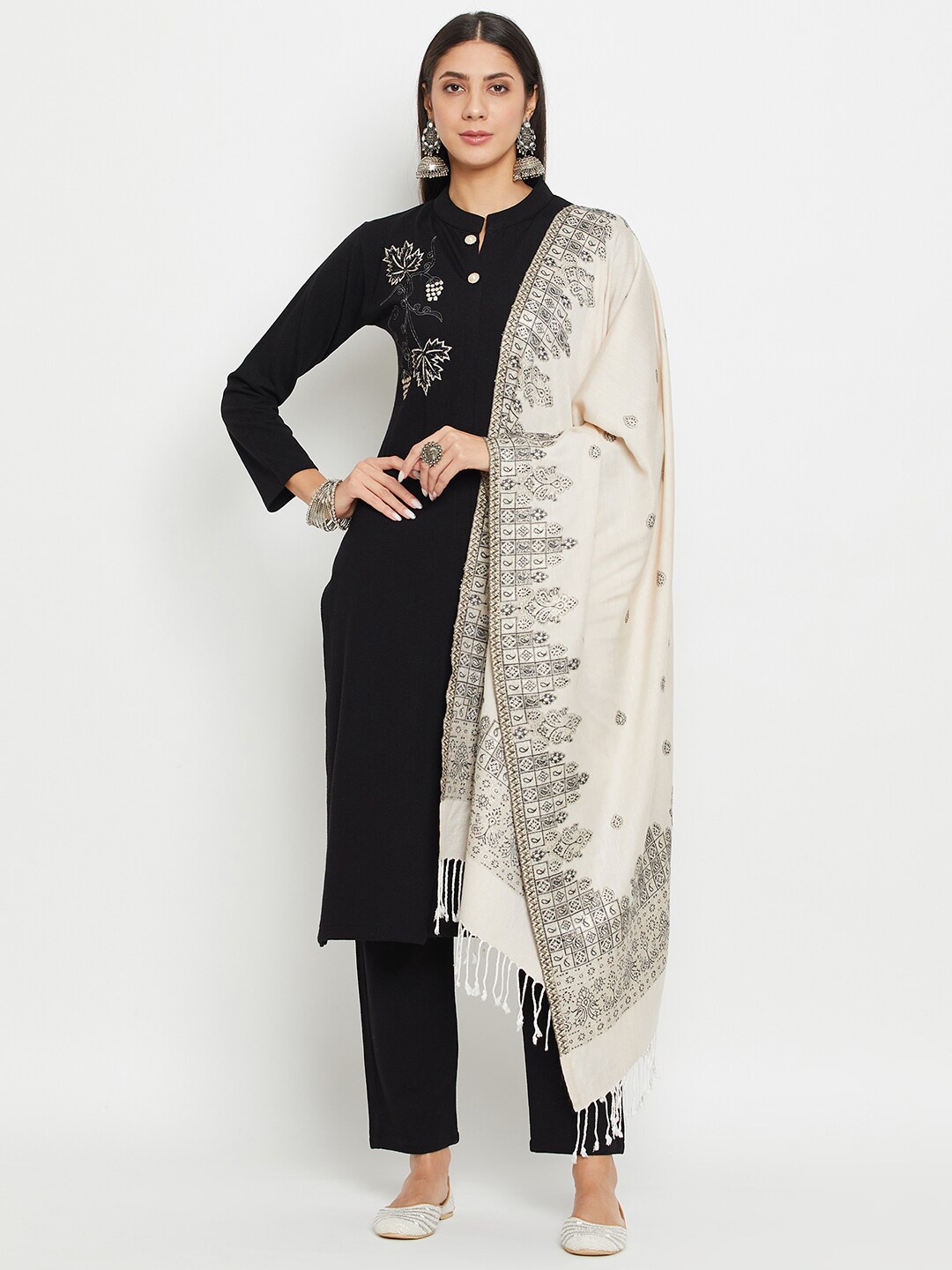 Zigo Mandarin Collar Thread Work Detail Straight Kurta & Trousers With Dupatta, Black
Zigo Mandarin Collar Thread Work Detail Straight Kurta & Trousers With Dupatta, Black