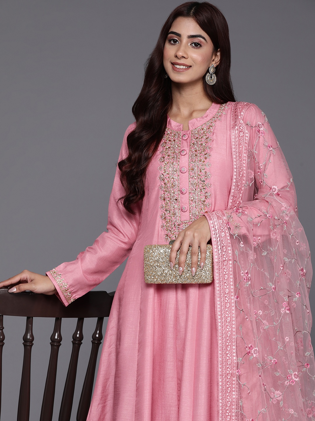 Libas Art Floral Yoke Design Pleated Sequinned Pure Silk Kurta with Trousers & Dupatta, Pink
Libas Art Floral Yoke Design Pleated Sequinned Pure Silk Kurta with Trousers & Dupatta, Pink