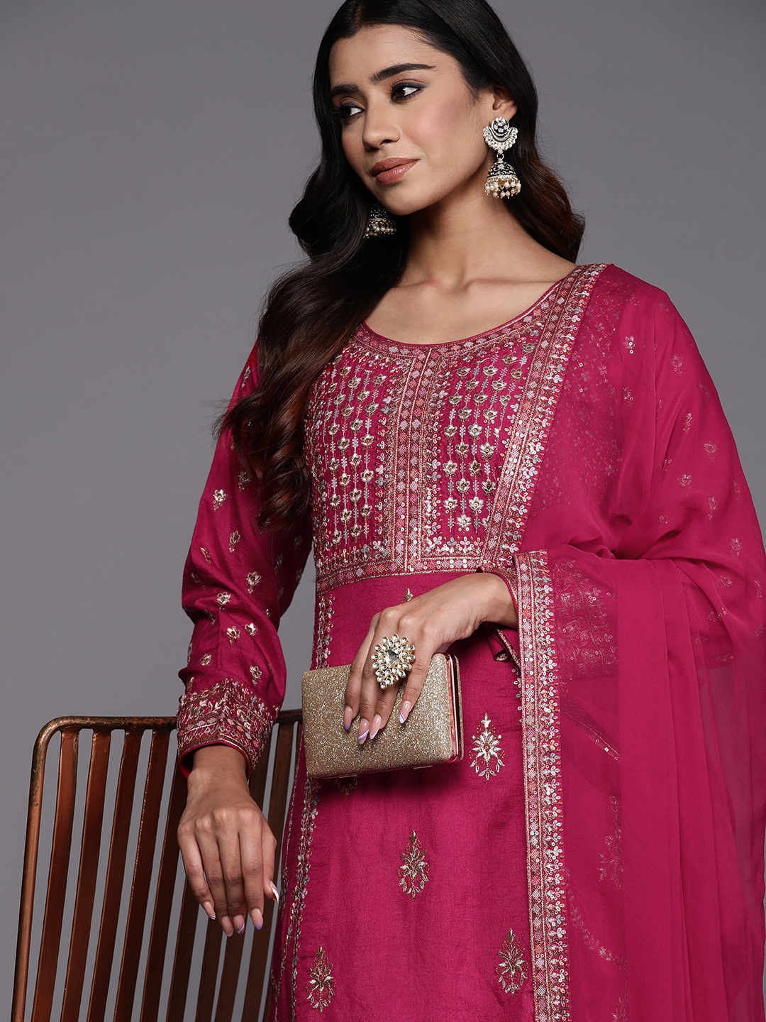 Libas Art Women Floral Embroidered High Slit Sequinned Kurta with Trousers & With Dupatta, Pink
Libas Art Women Floral Embroidered High Slit Sequinned Kurta with Trousers & With Dupatta, Pink