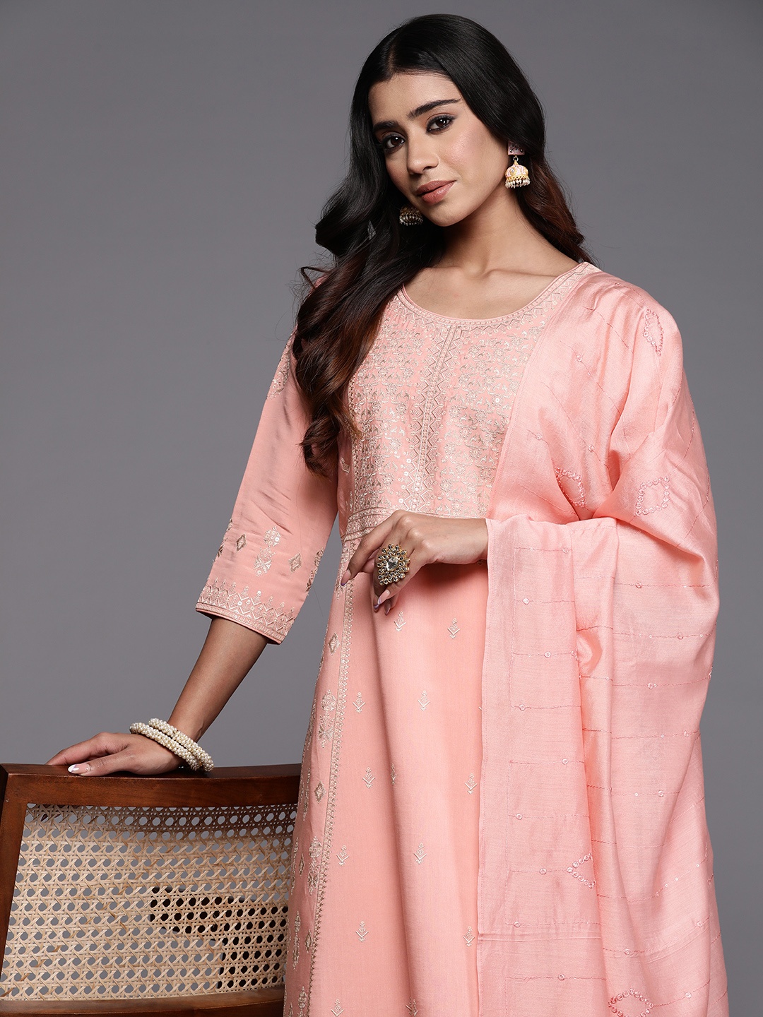 Libas Art Women Floral Embroidered Regular Thread Work Kurta with Trousers & Dupatta, Pink
Libas Art Women Floral Embroidered Regular Thread Work Kurta with Trousers & Dupatta, Pink