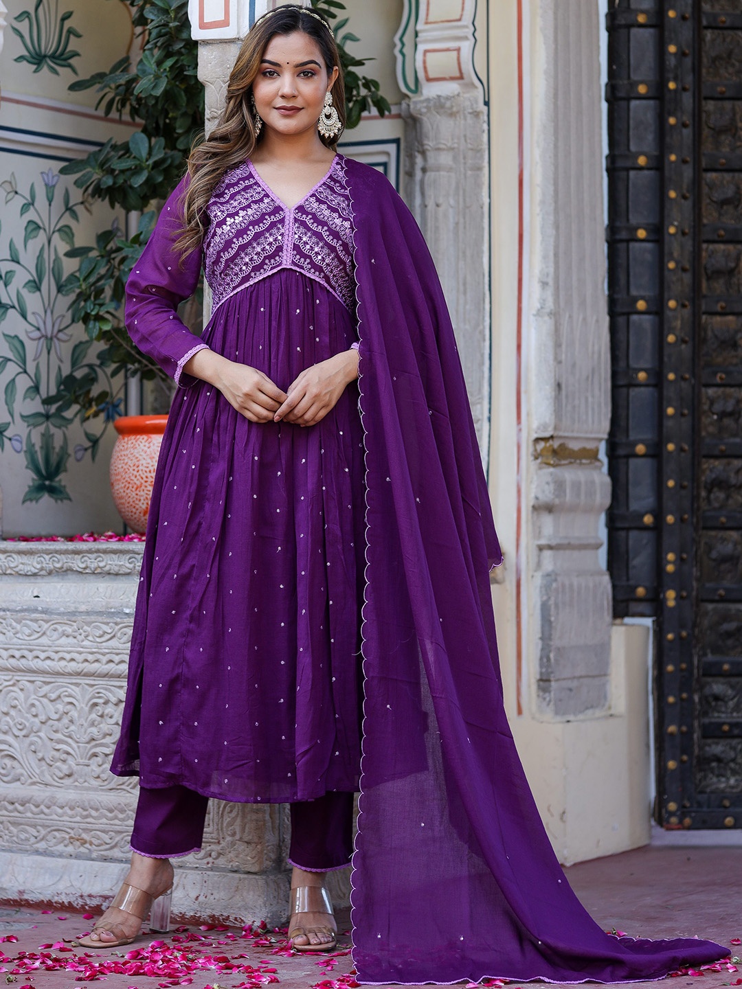 DOISA Ethnic Motifs Embroidered Sequinned Pure Cotton Kurta with Trousers & Dupatta, Purple
DOISA Ethnic Motifs Embroidered Sequinned Pure Cotton Kurta with Trousers & Dupatta, Purple