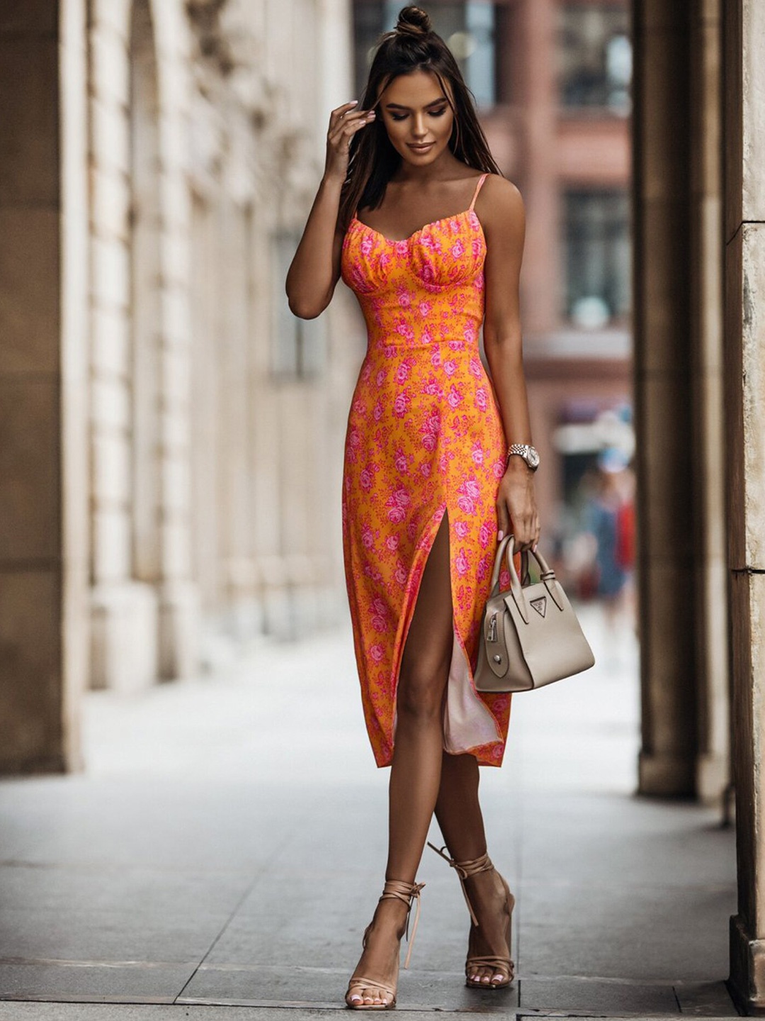 LULU & SKY Floral Printed Smocked Detailed Shoulder Straps A-Line Midi Dress, Orange
LULU & SKY Floral Printed Smocked Detailed Shoulder Straps A-Line Midi Dress, Orange
