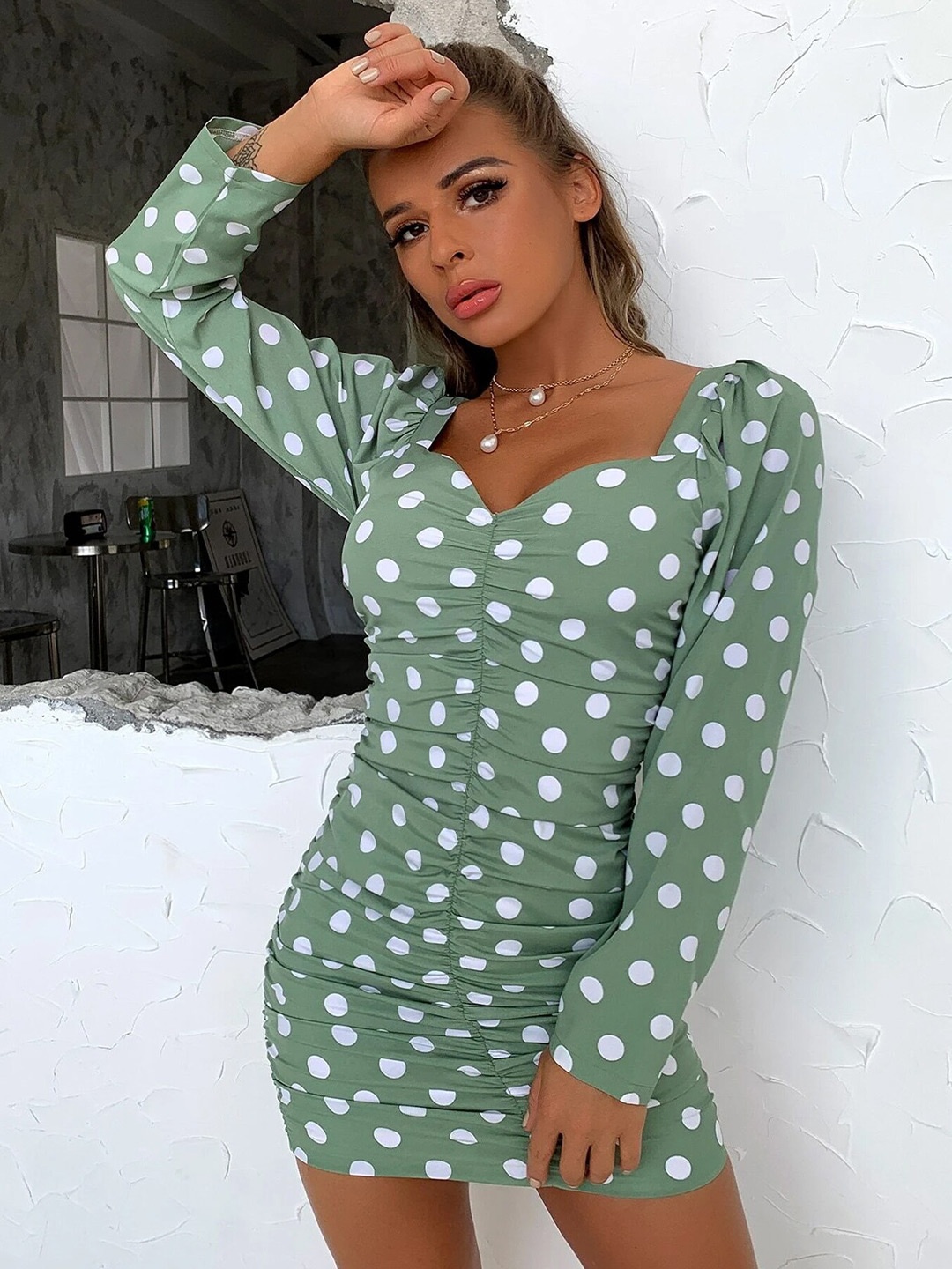 LULU & SKY Polka Dot Printed Sweetheart Neck Puff Sleeves Ruched Bodycon Dress, Green
LULU & SKY Polka Dot Printed Sweetheart Neck Puff Sleeves Ruched Bodycon Dress, Green
