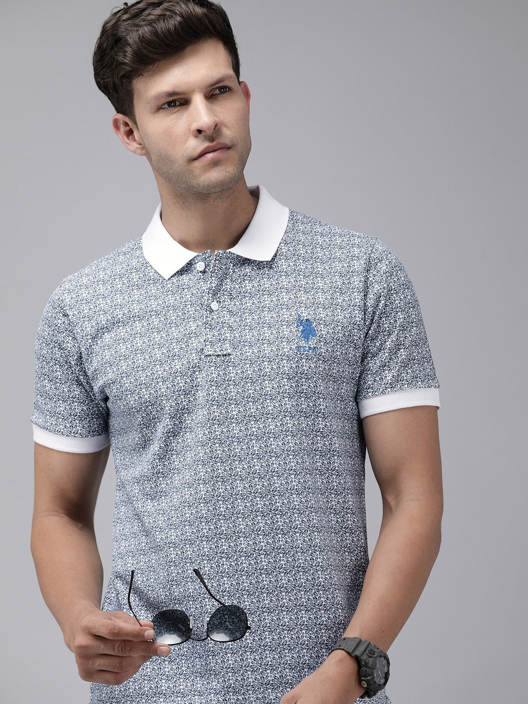 U.S. Polo Assn. Floral Self Design & Embroidered Polo Collar Pure Cotton Slim Fit T-shirt, Navy blue
U.S. Polo Assn. Floral Self Design & Embroidered Polo Collar Pure Cotton Slim Fit T-shirt, Navy blue